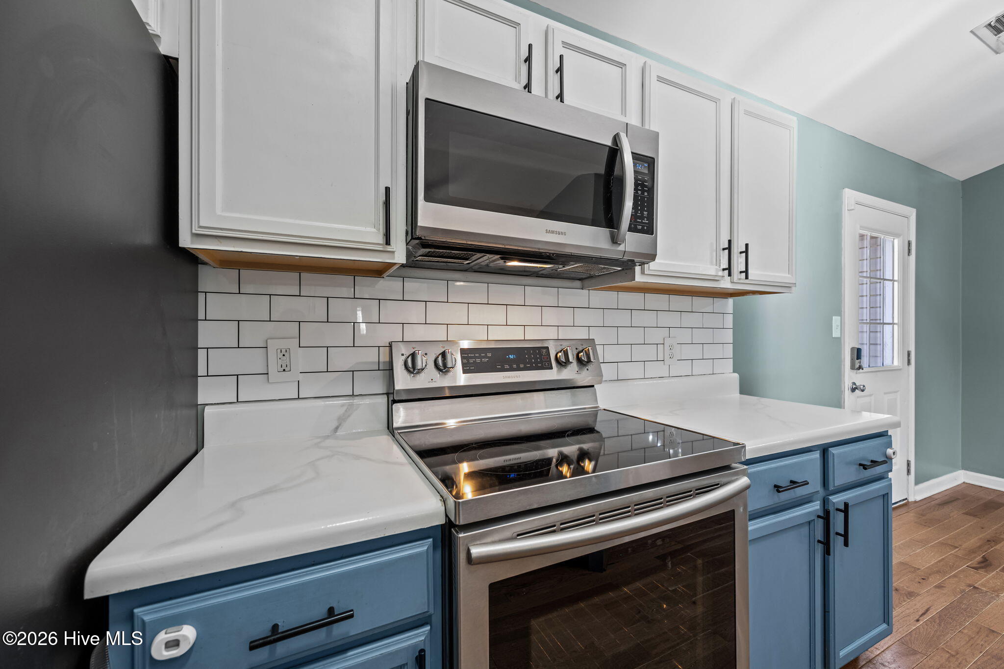 100553534 | Photo 13