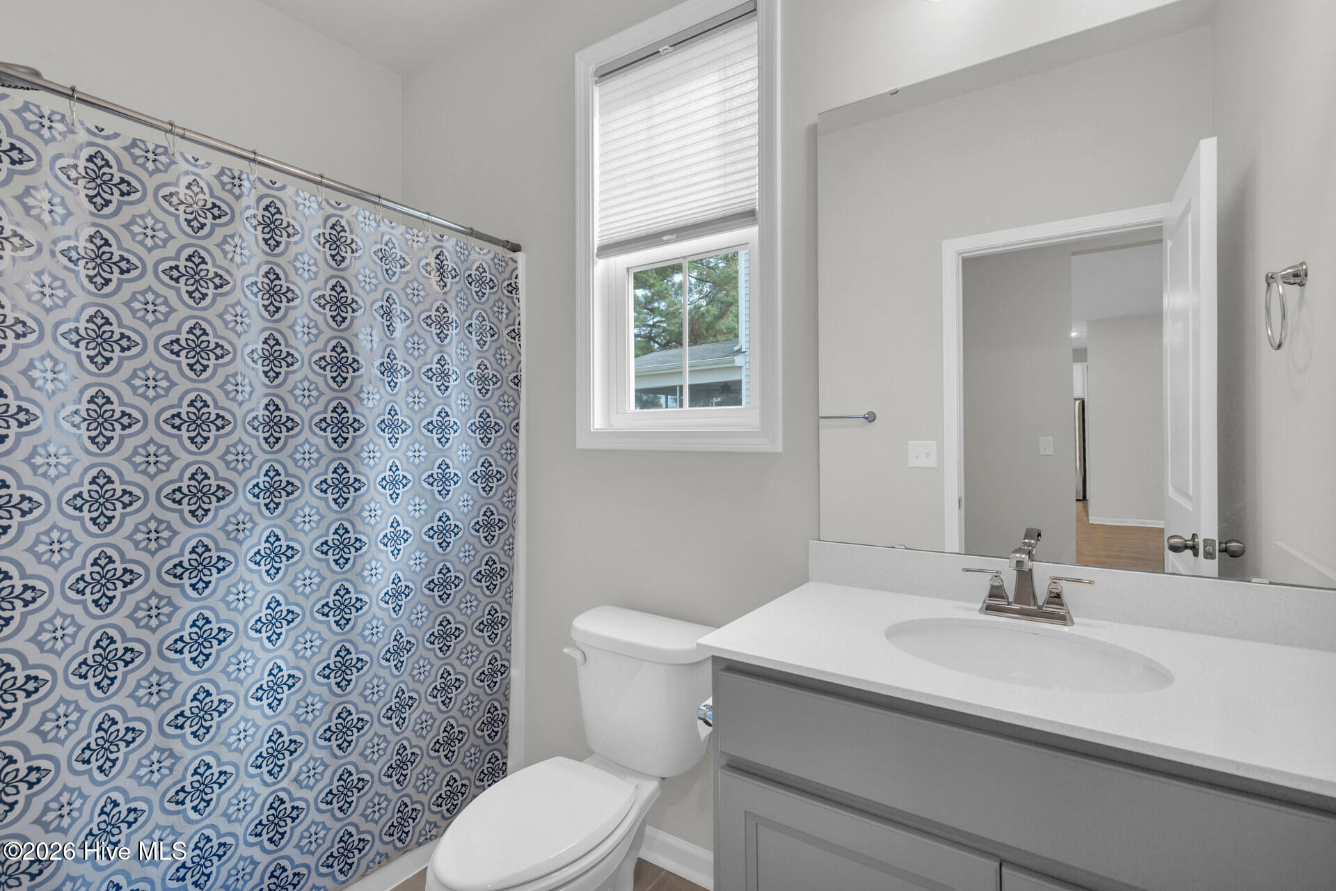 100549355 | Photo 27