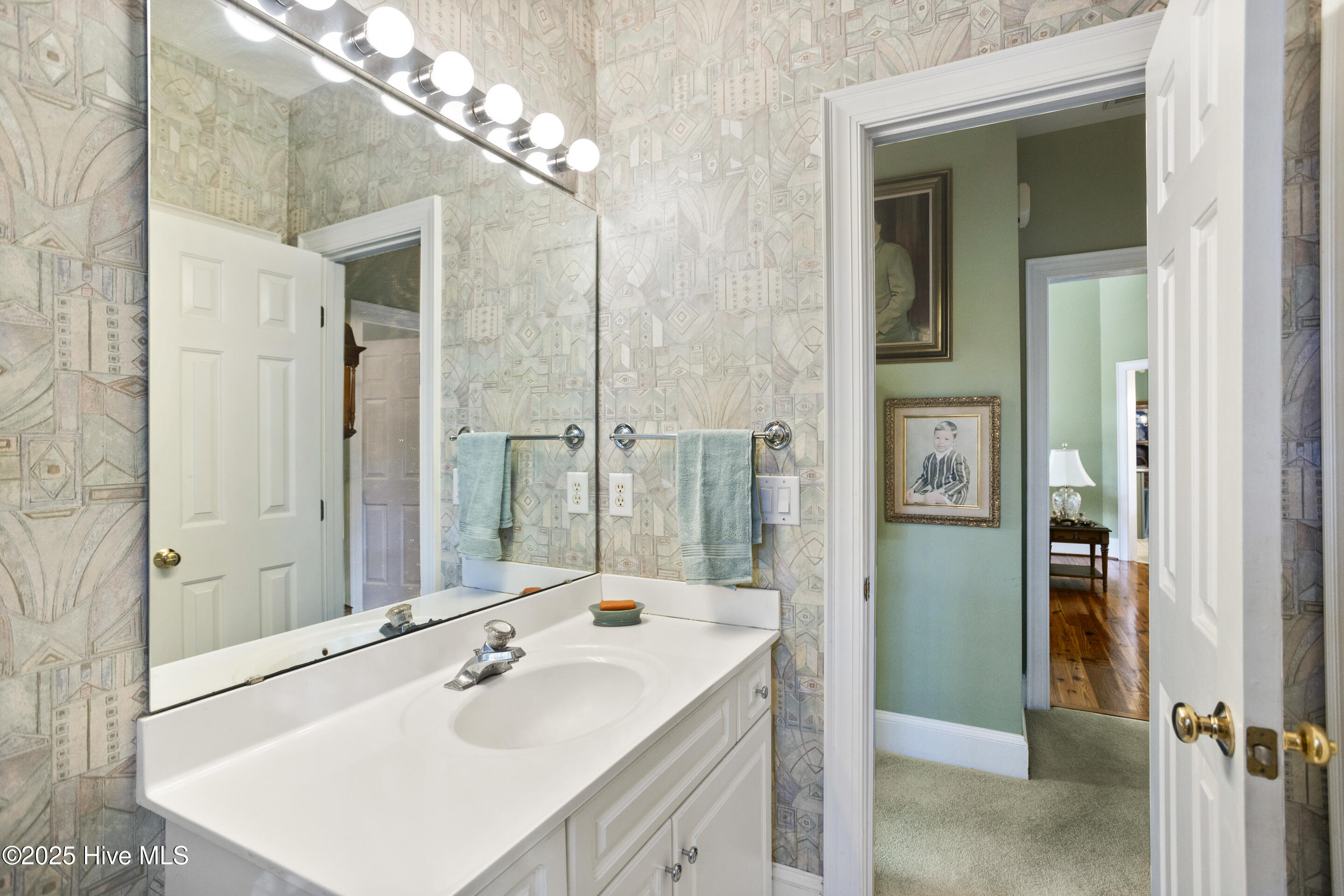 100550933 | Photo 29