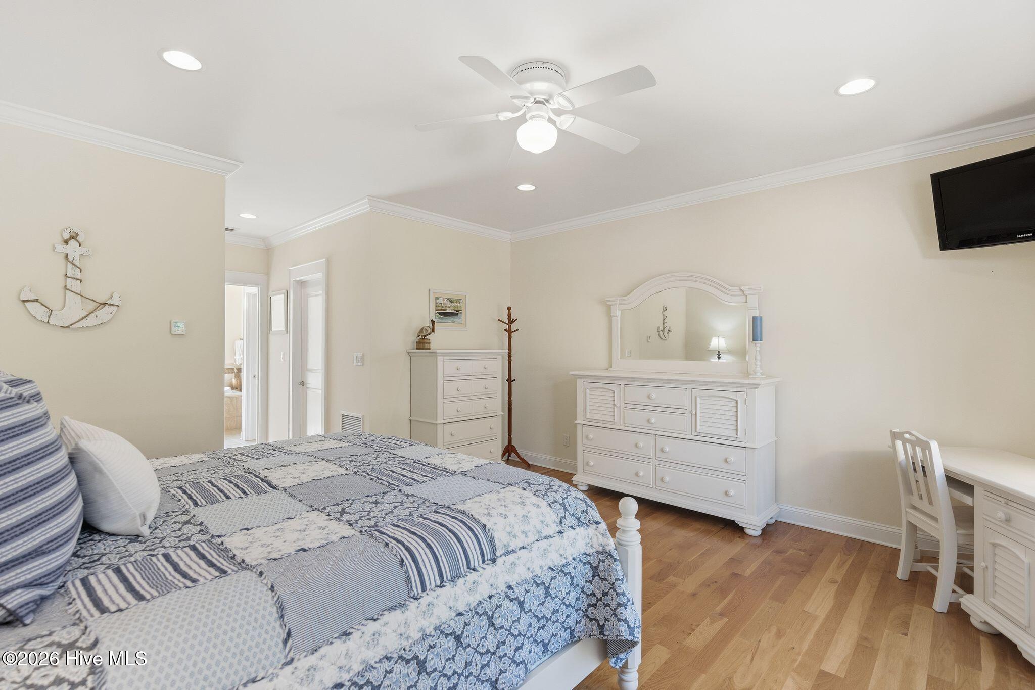 100553774 | Photo 37