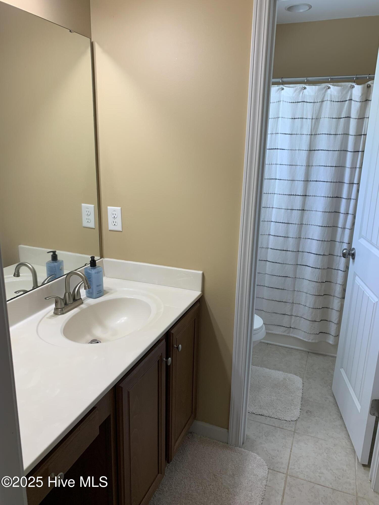 100548479 | Photo 16