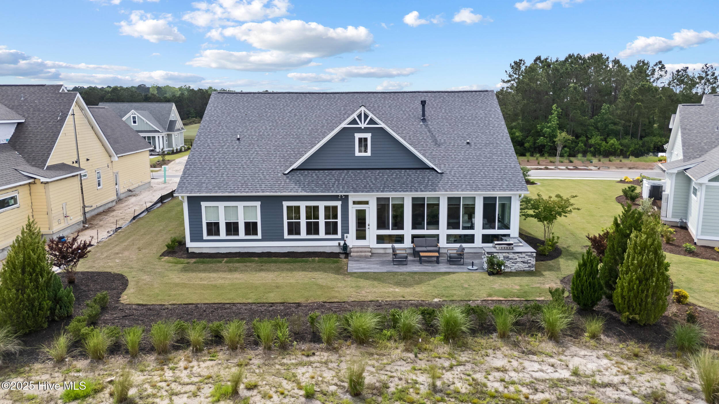 100550581 | Photo 59