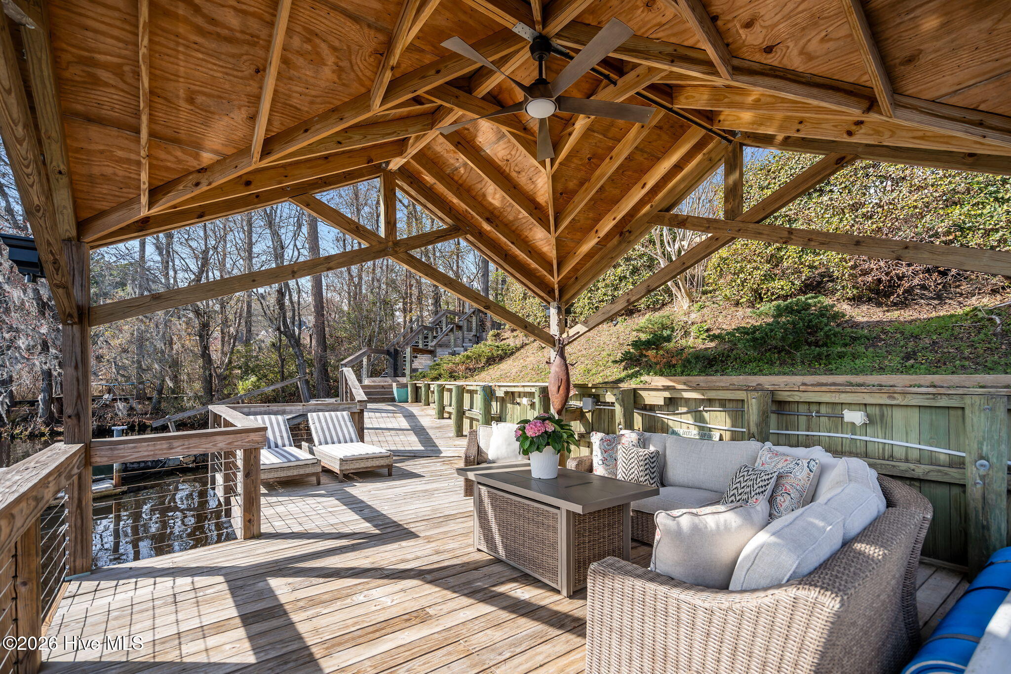 100555800 | Photo 66