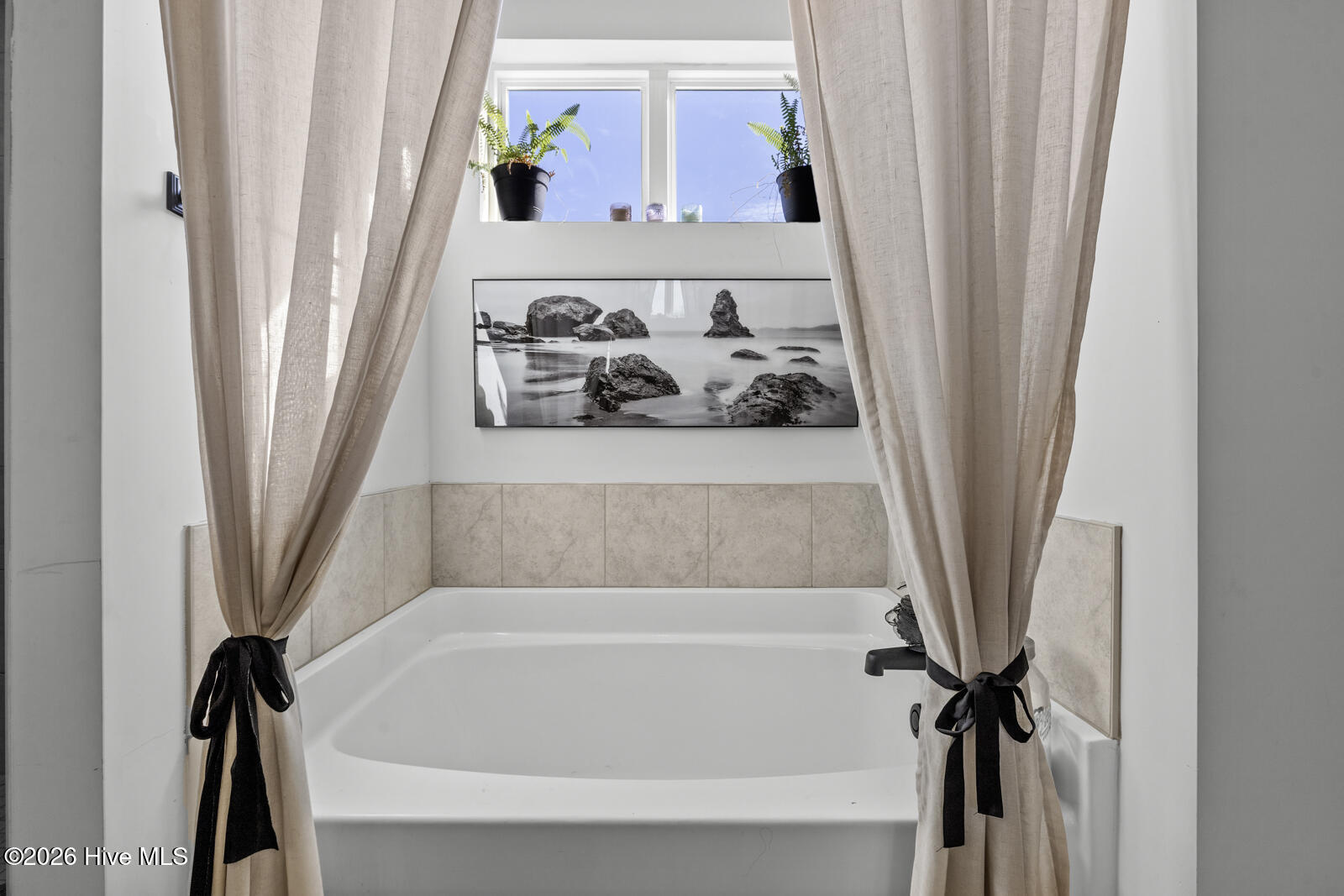 100561463 | Photo 26