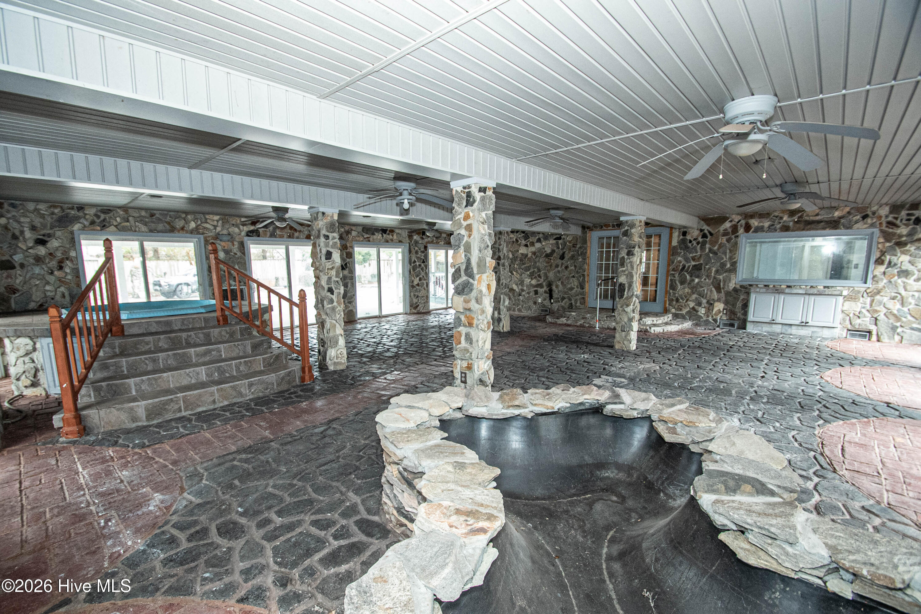 100554642 | Photo 79