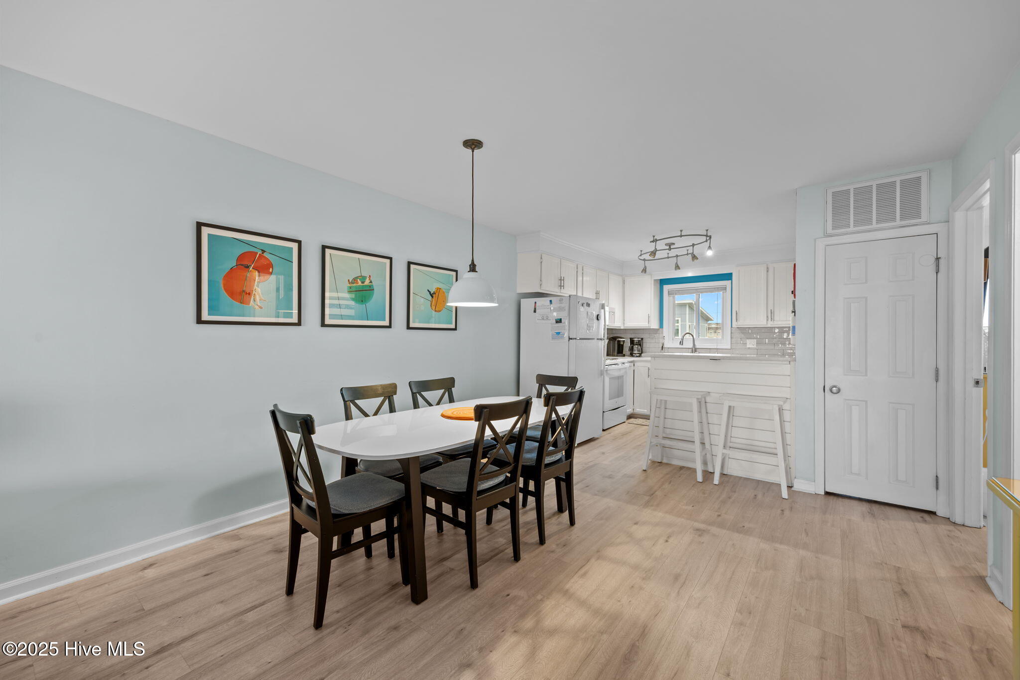 100544977 | Photo 11