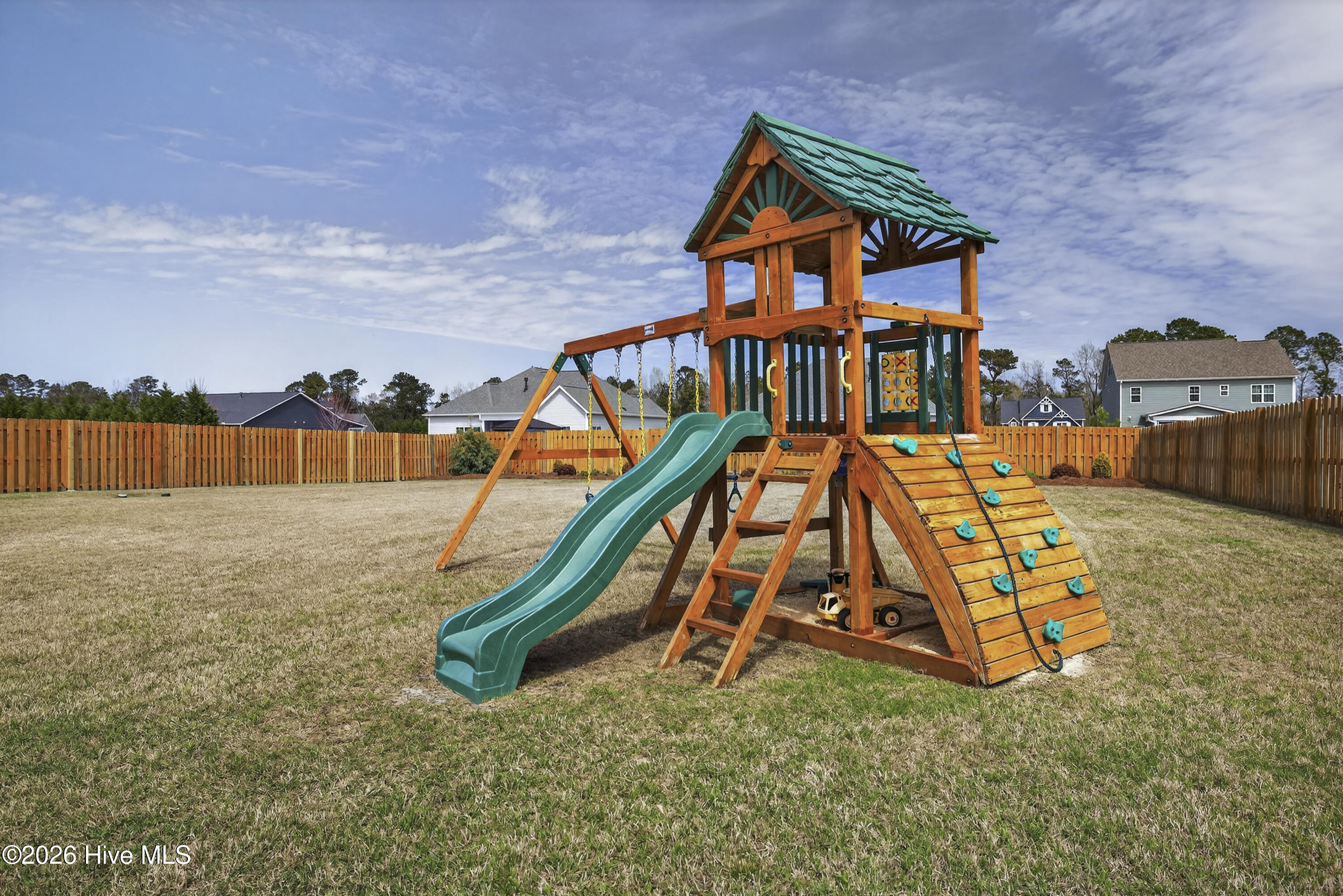 100564336 | Photo 48