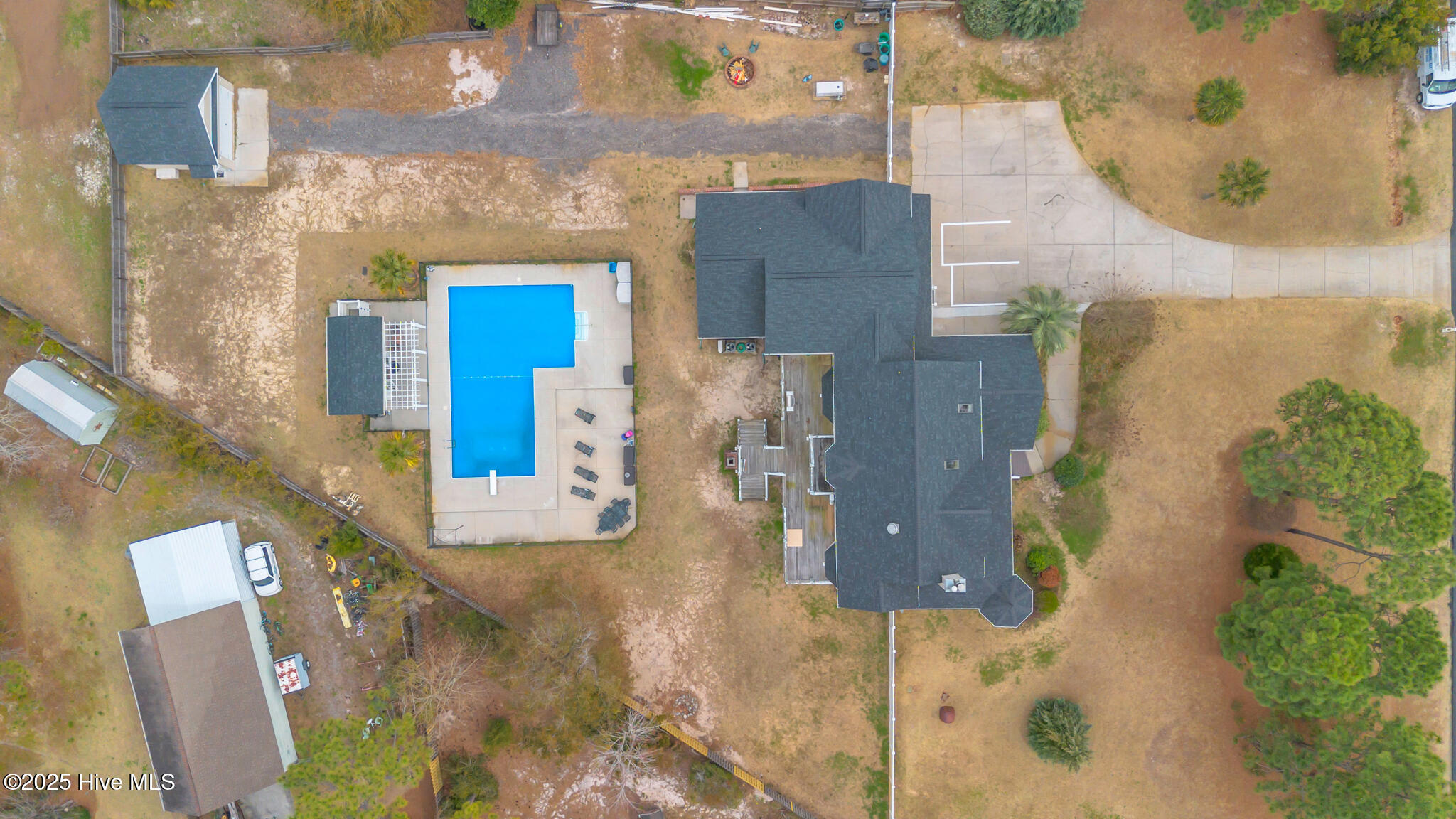 100494637 | Photo 111