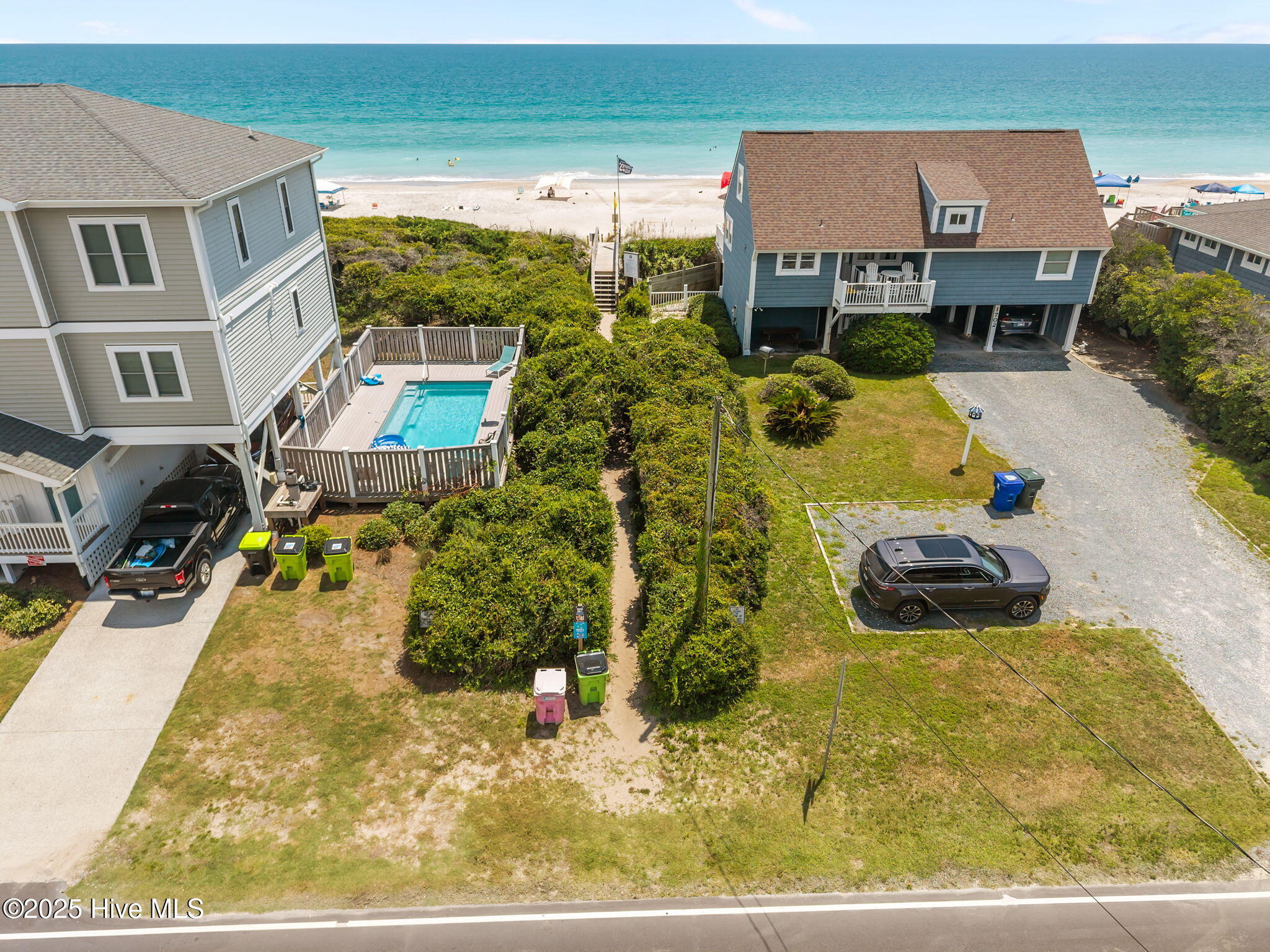 100522215 | Photo 43