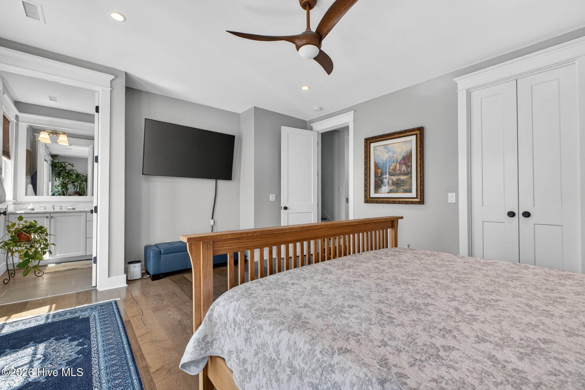 100569048 | Photo 20