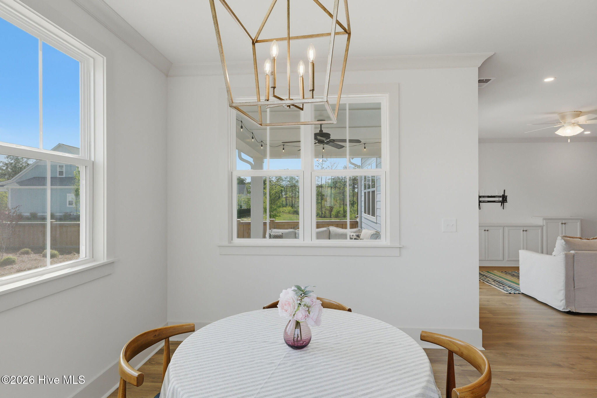 100567924 | Photo 18