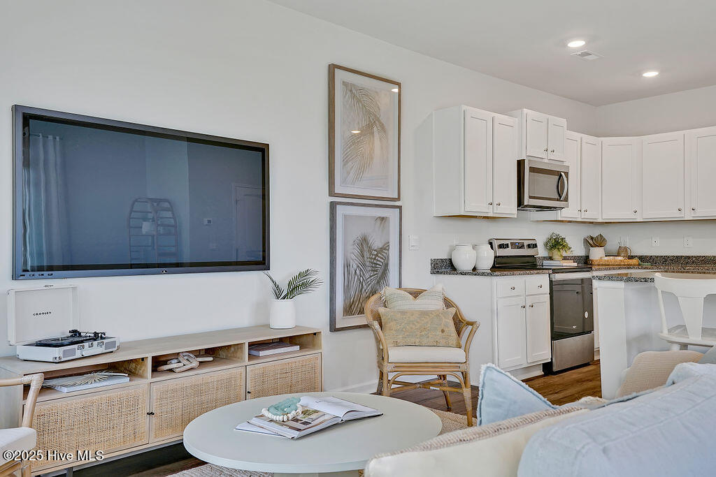 100517951 | Photo 13