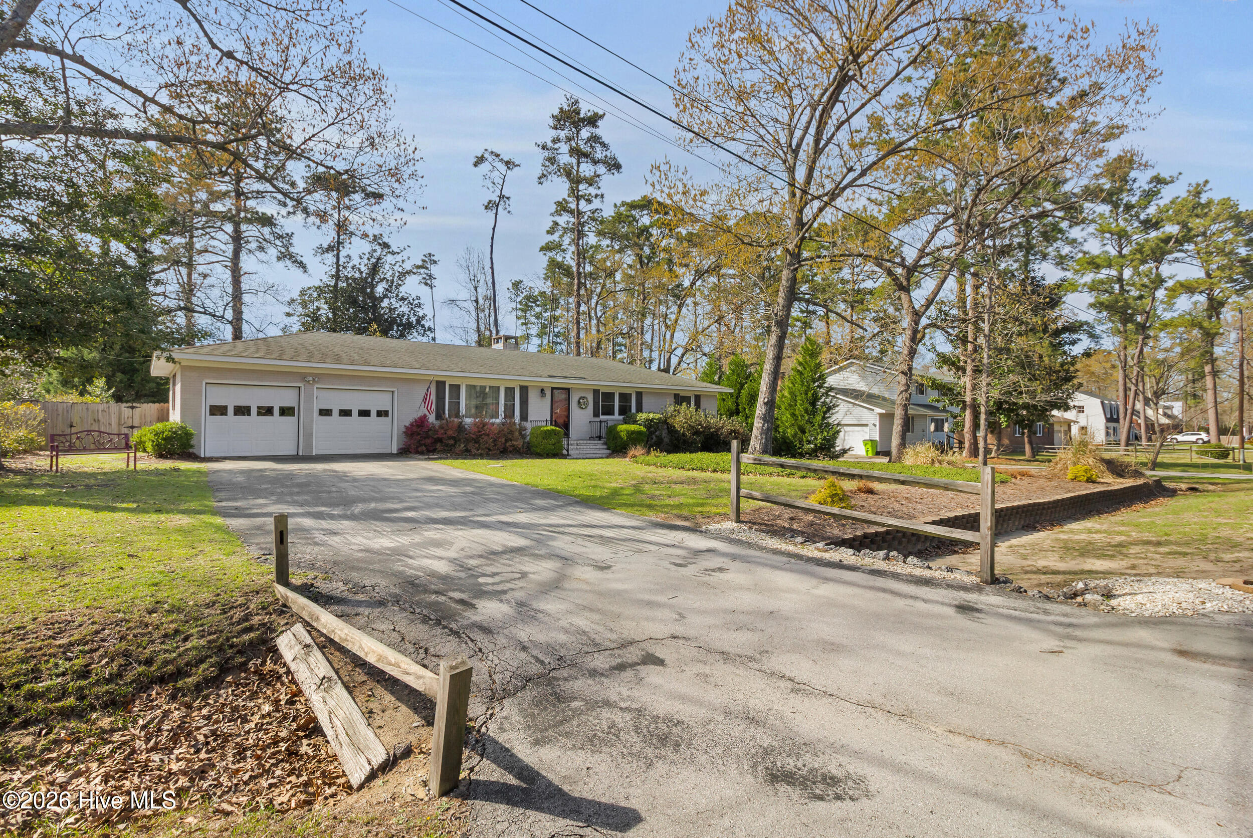 609 Edgehill Road,Trent Woods
