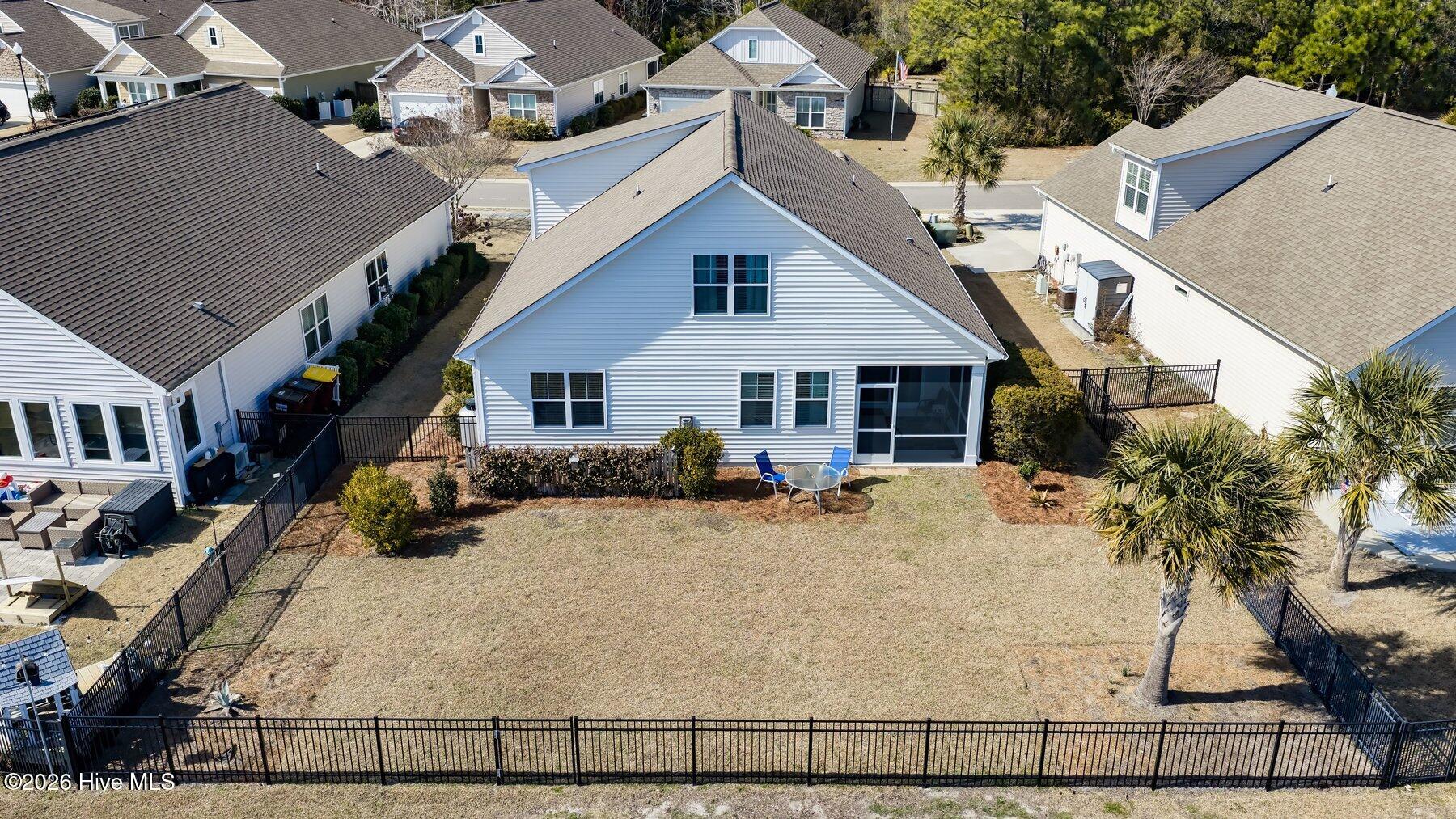 100556817 | Photo 26