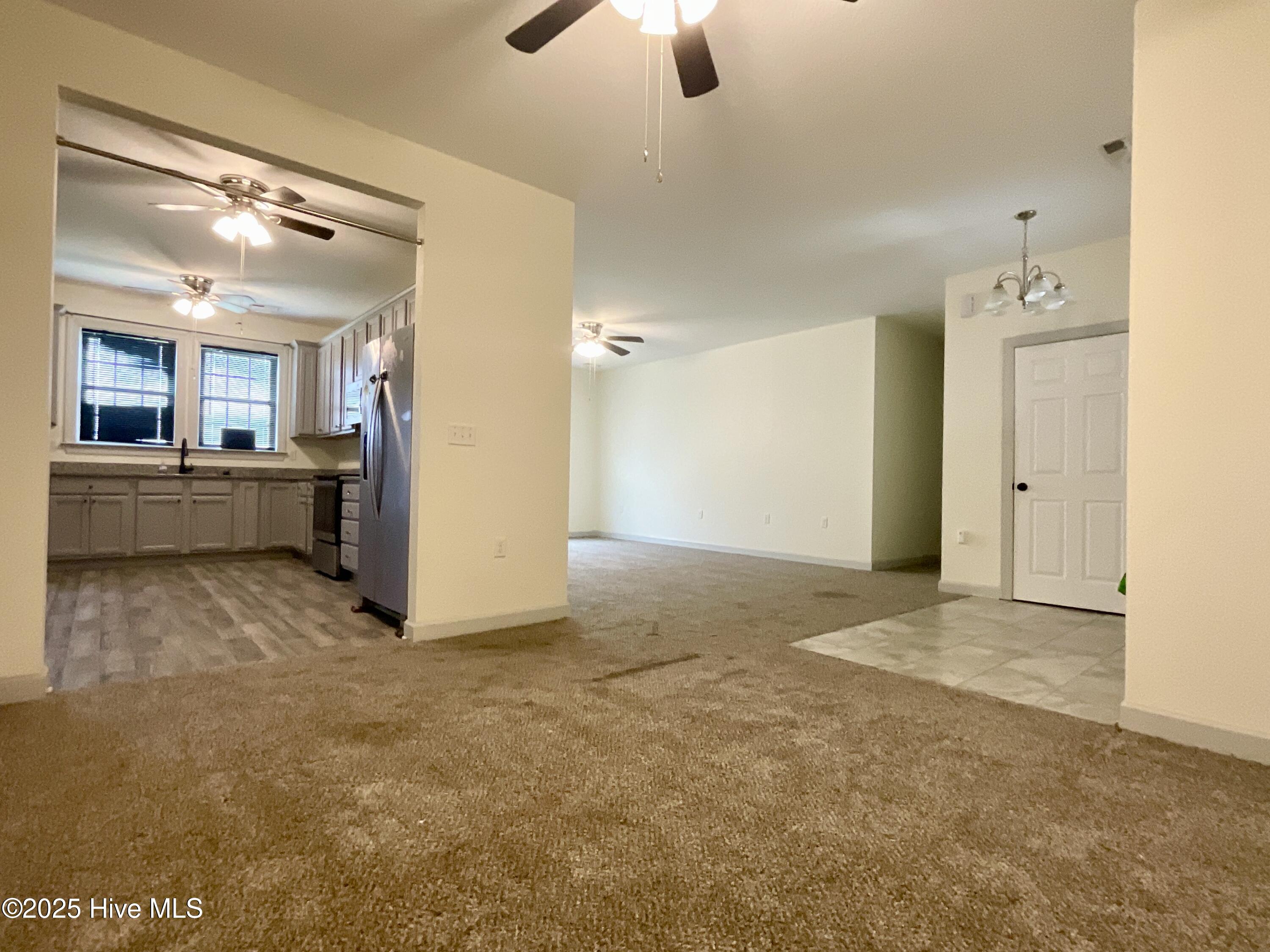 Living room/Dining room area
