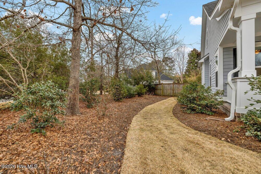 100555857 | Photo 48