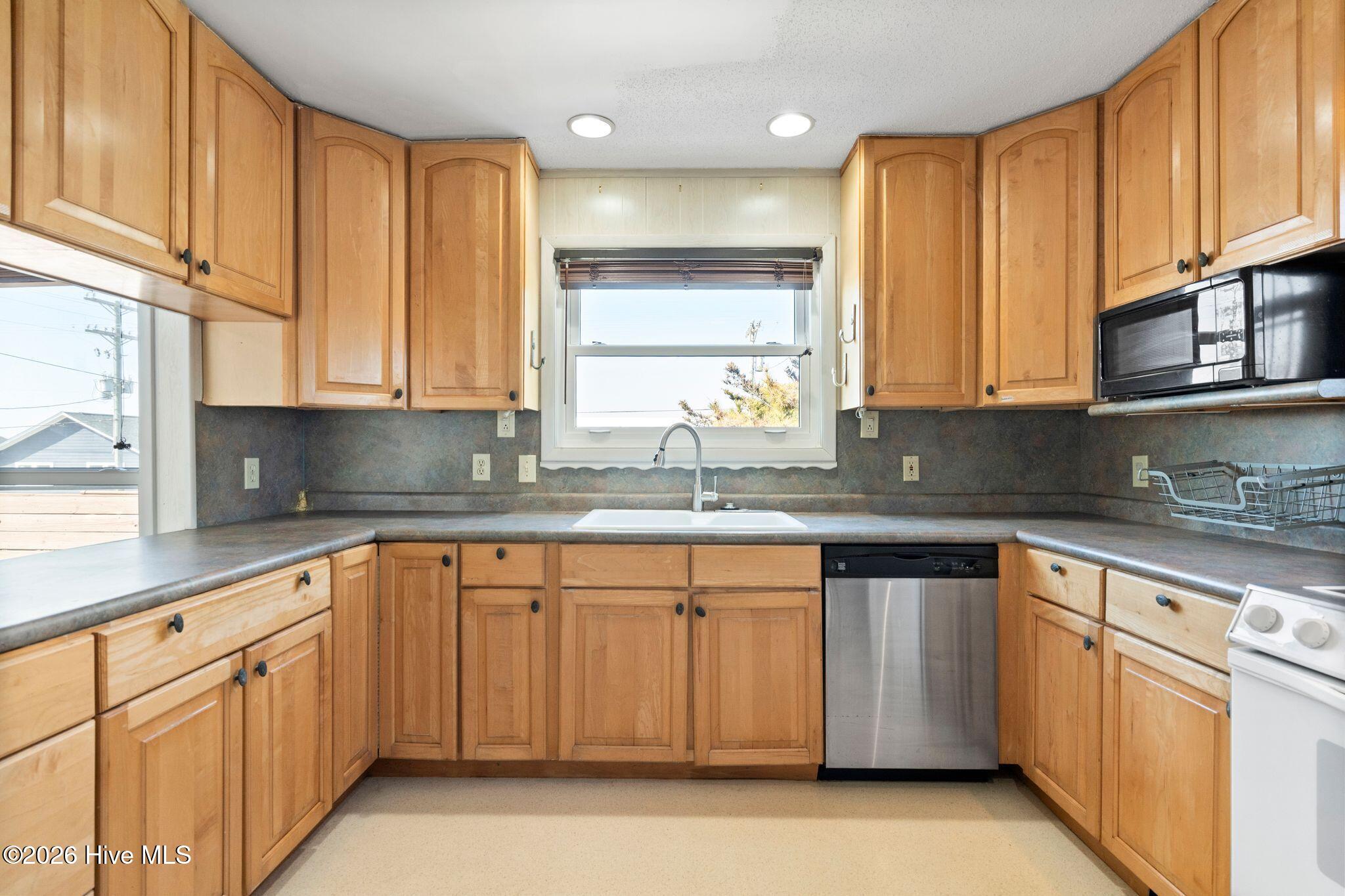 714 Ocean Boulevard, Topsail Beach, NC, 28445