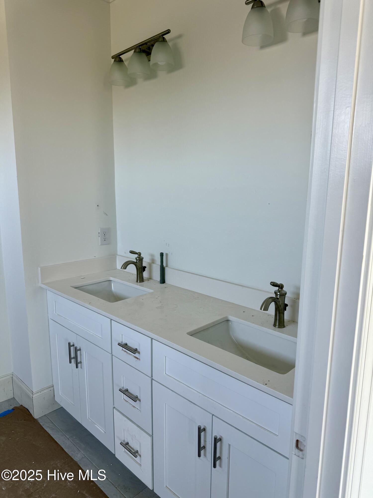 100496127 | Photo 15