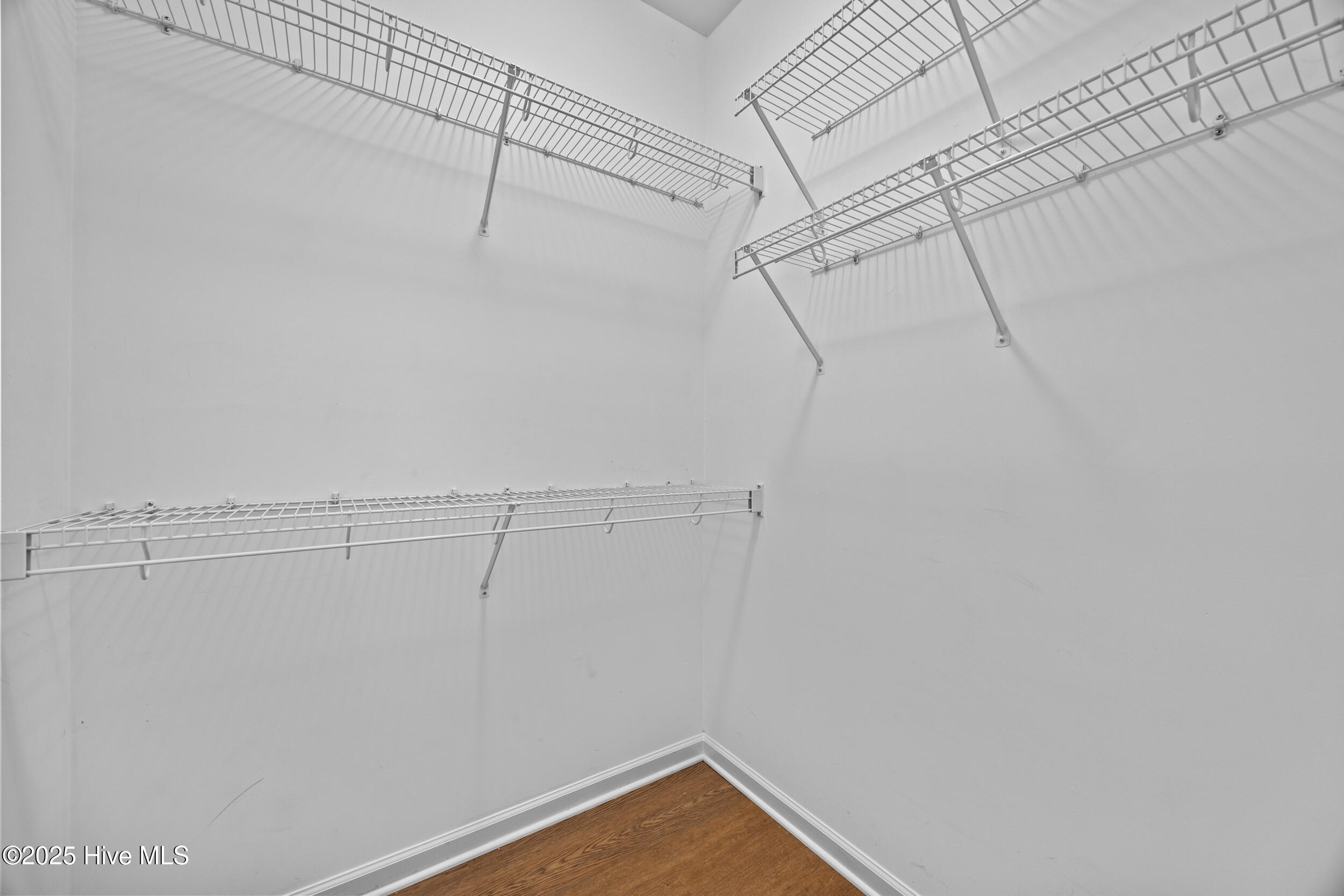 100536909 | Photo 21