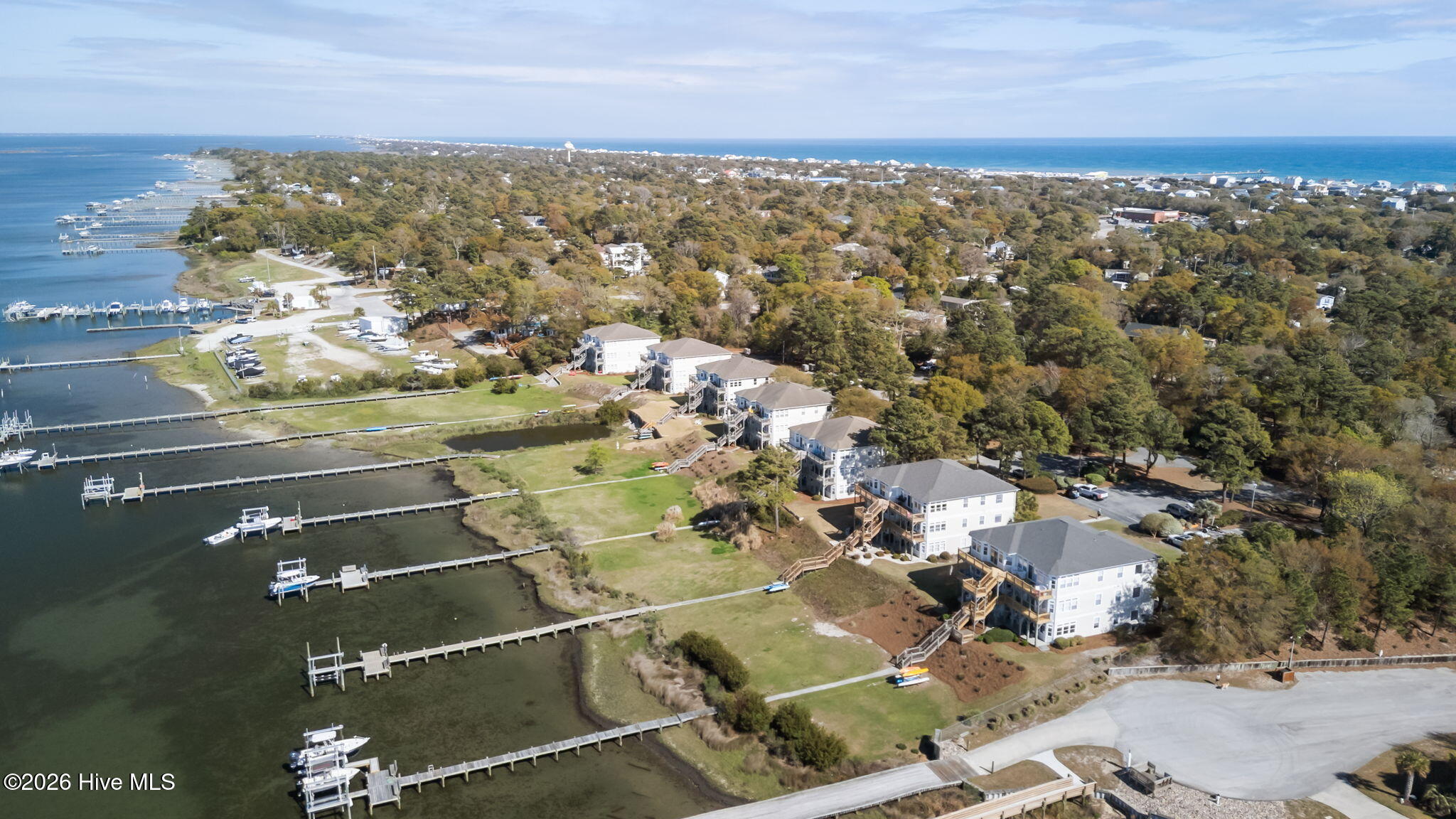 100565835 | Photo 46