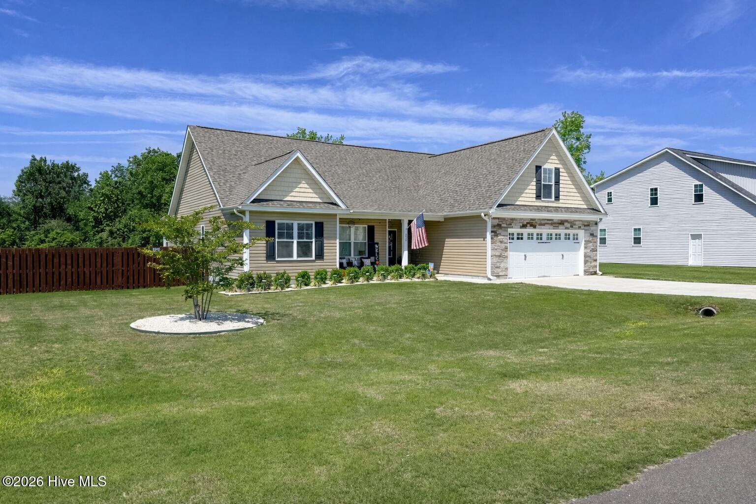 100560693 | Photo 83