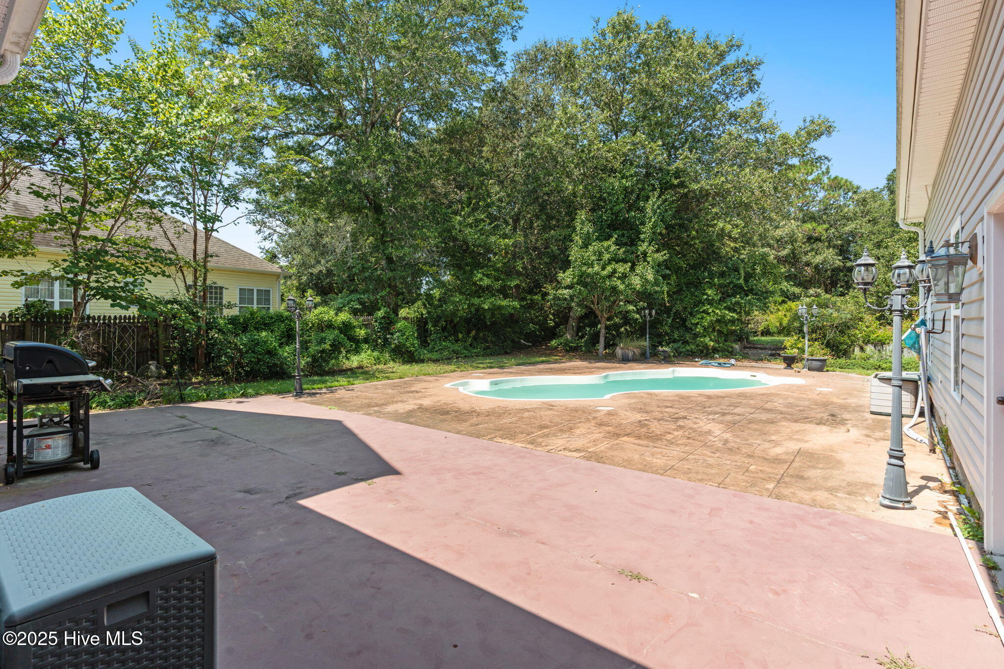 100522413 | Photo 48