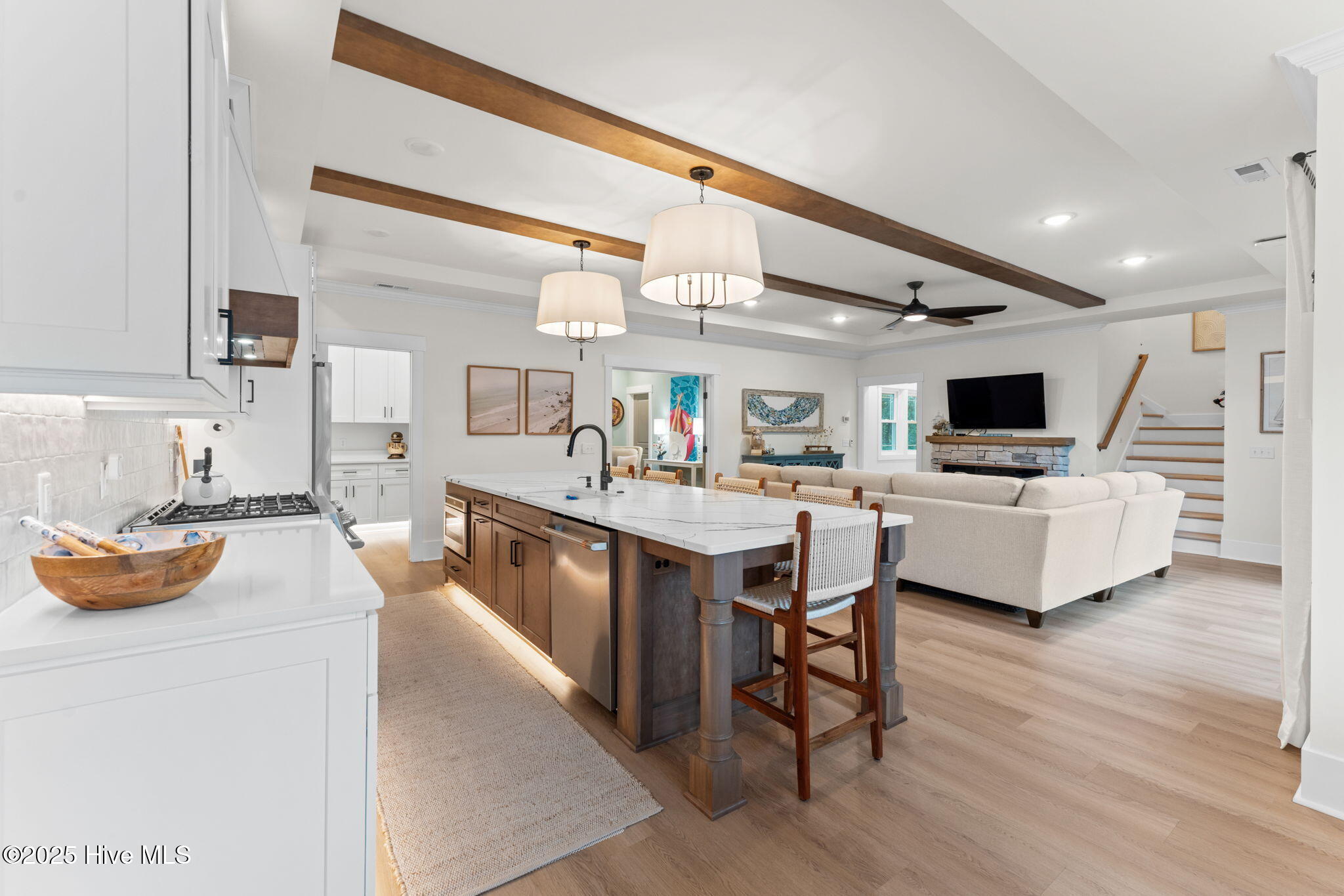 100539028 | Photo 32