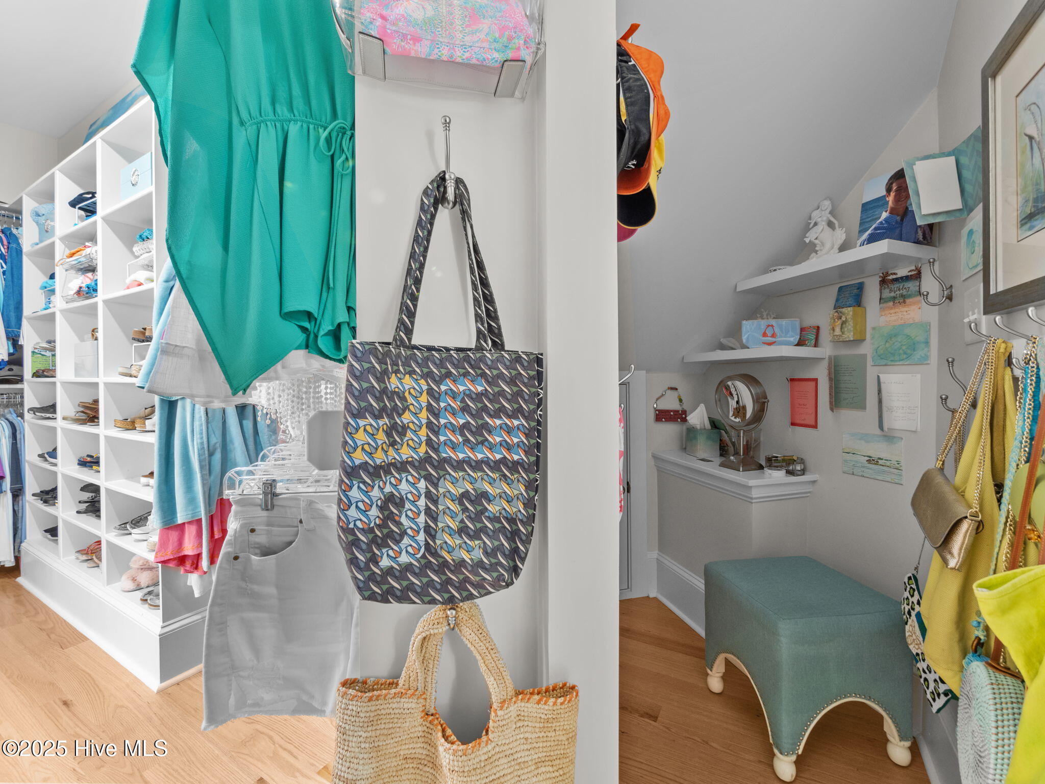 100552316 | Photo 43