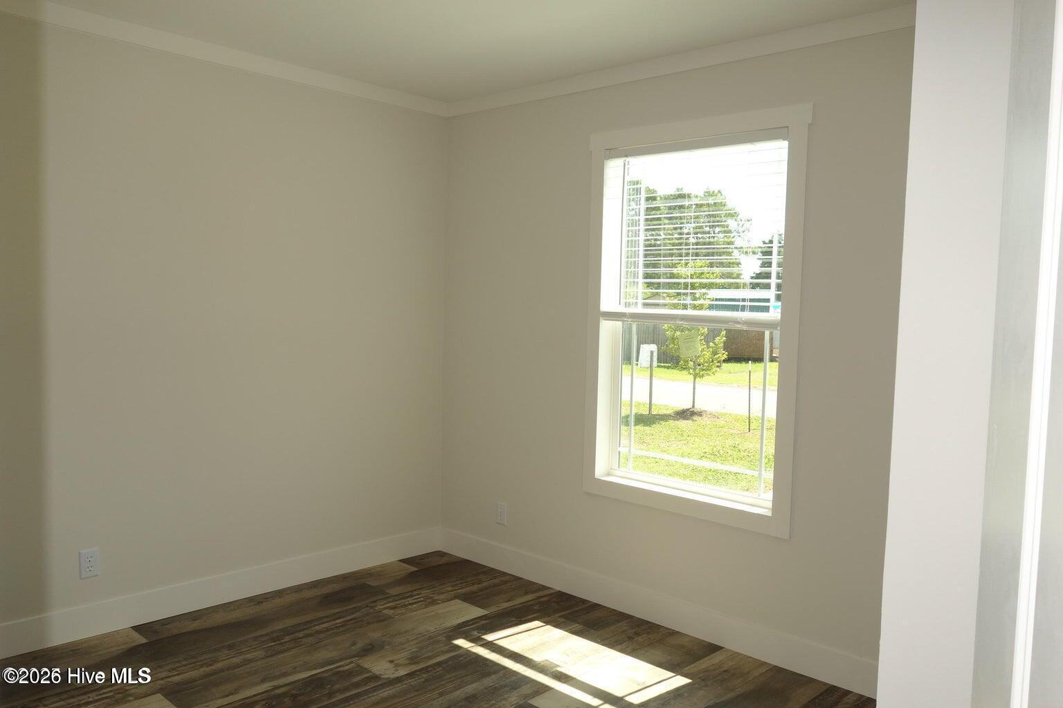 100569266 | Photo 18