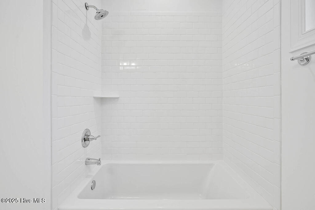 100471796 | Photo 27