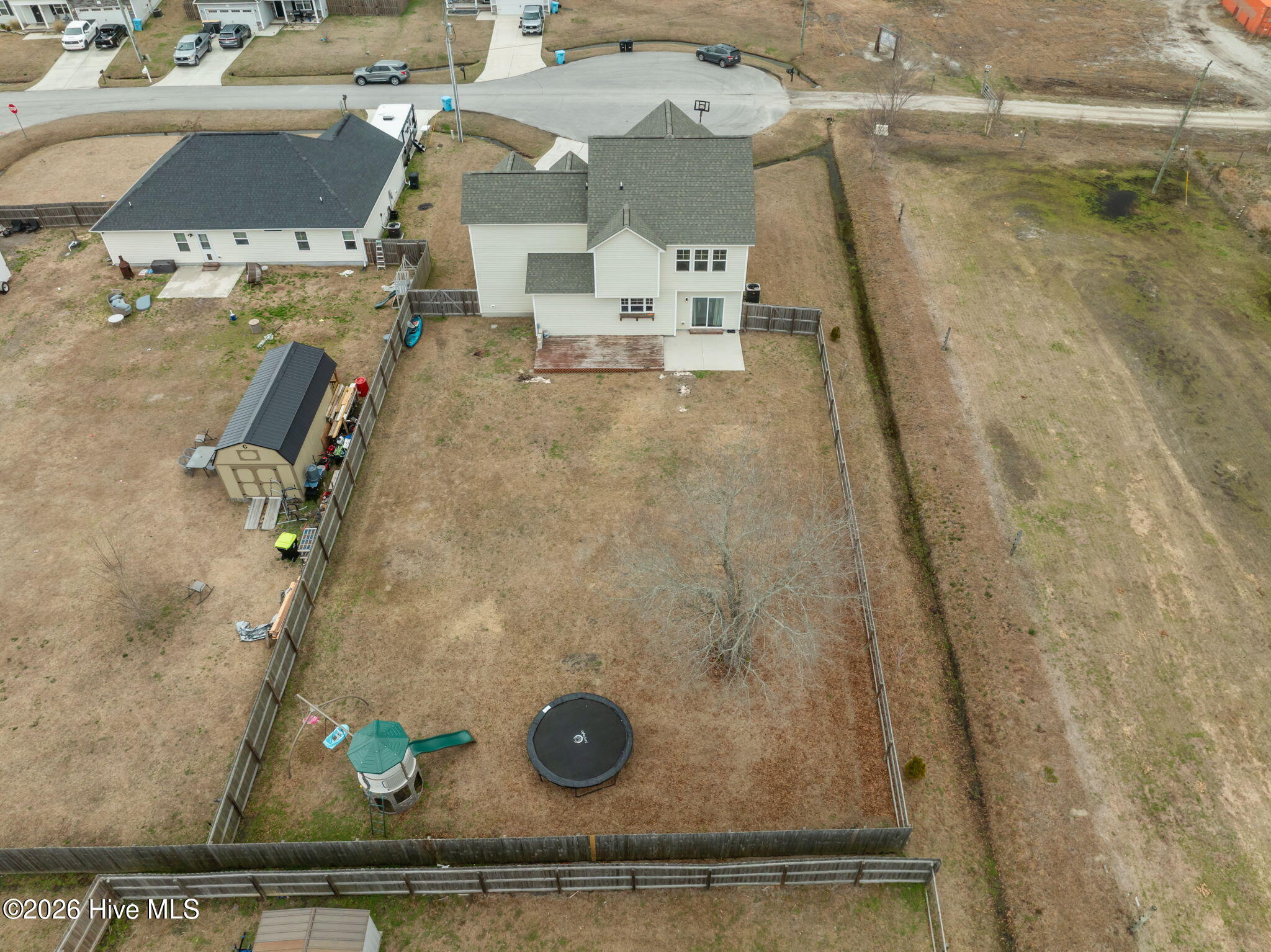 100557643 | Photo 50