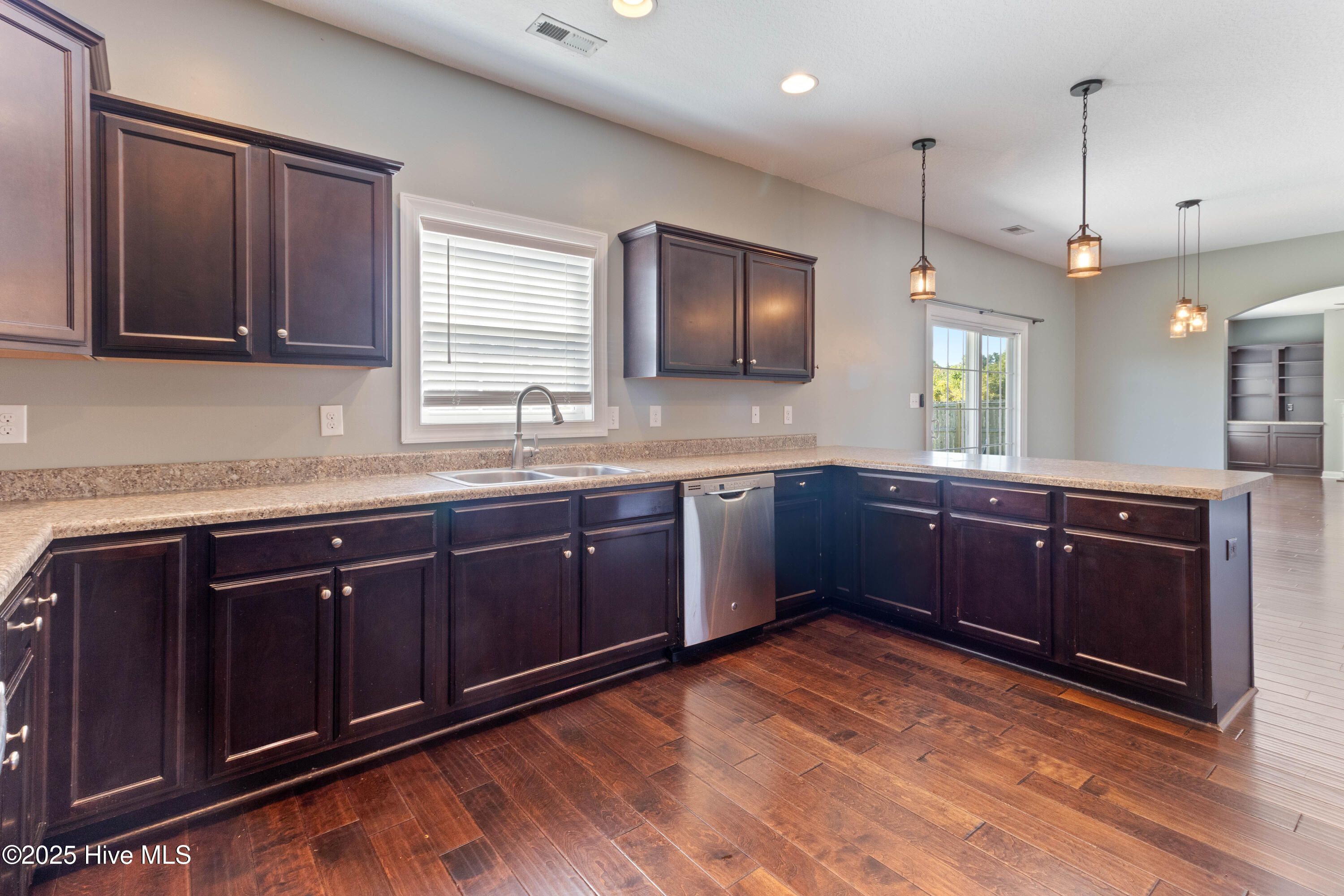 100528523 | Photo 22