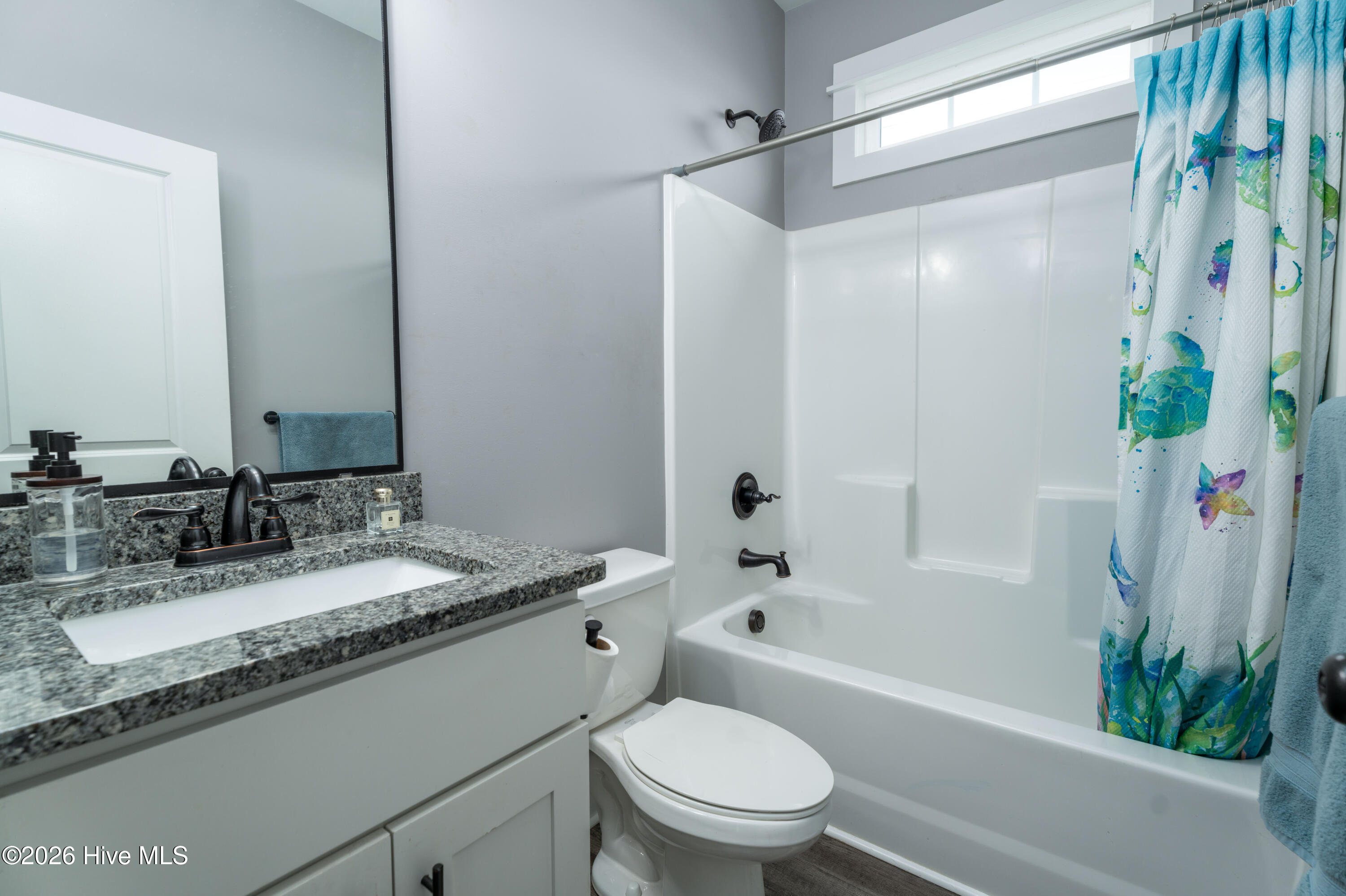 100563882 | Photo 16