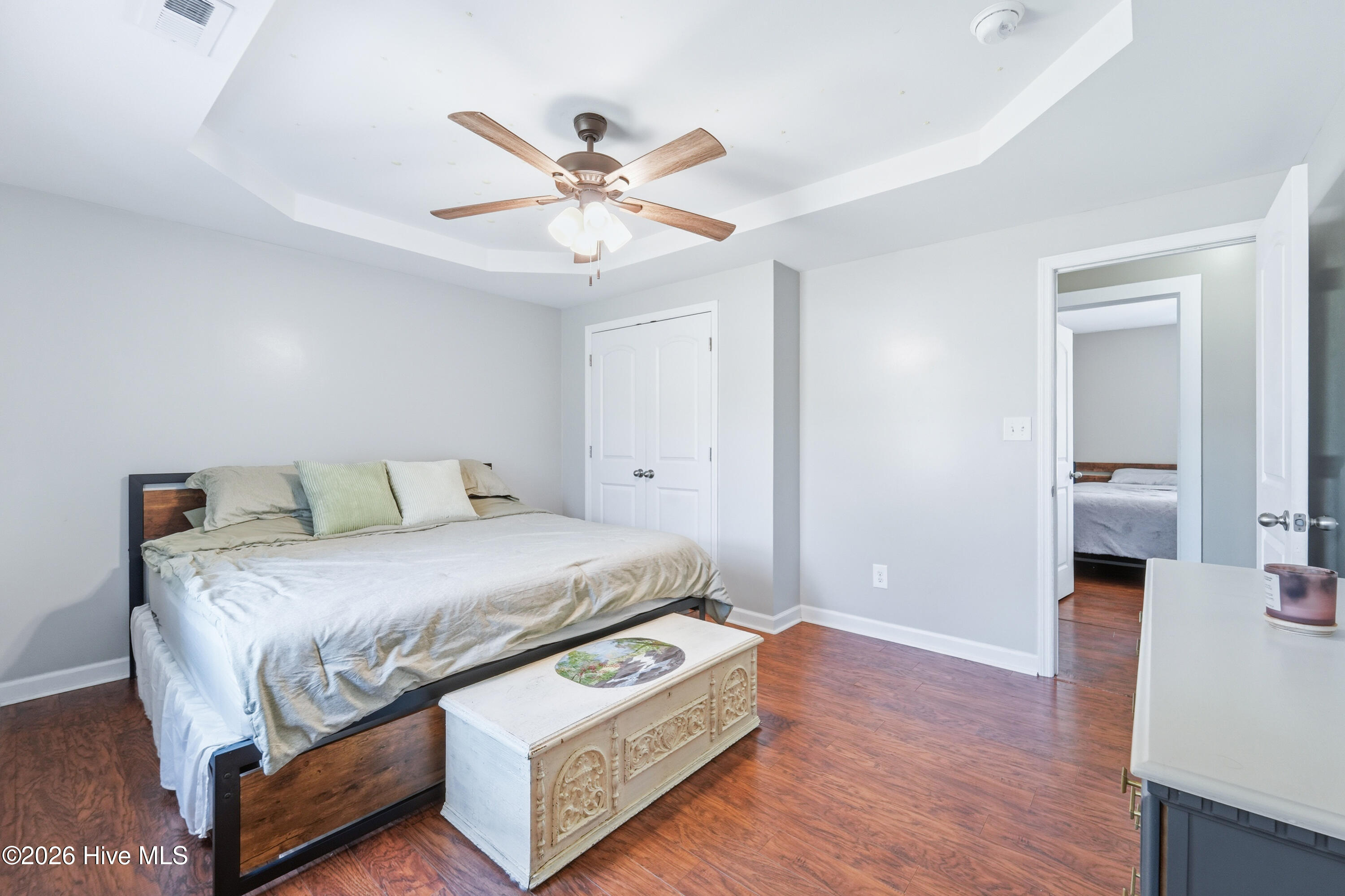 100568349 | Photo 12