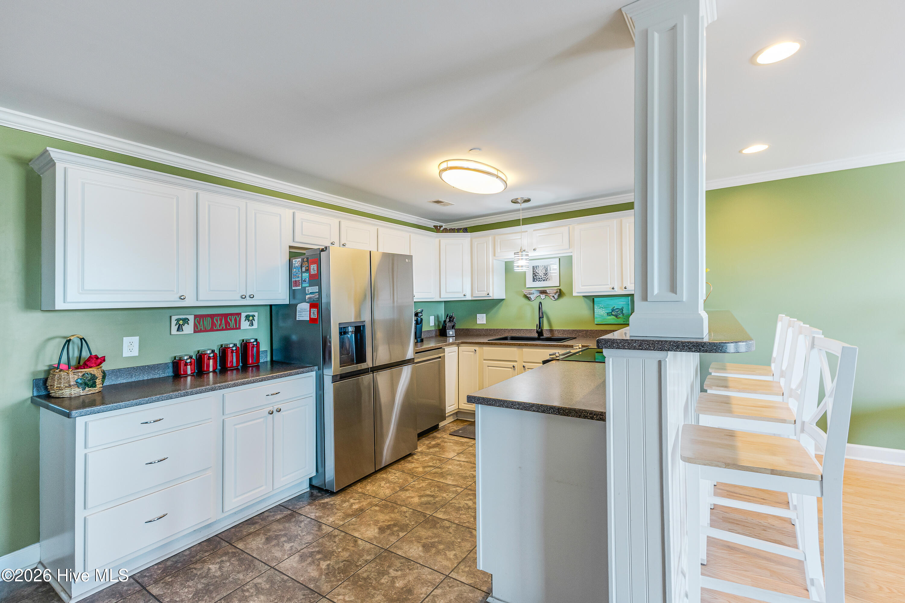 100548192 | Photo 13