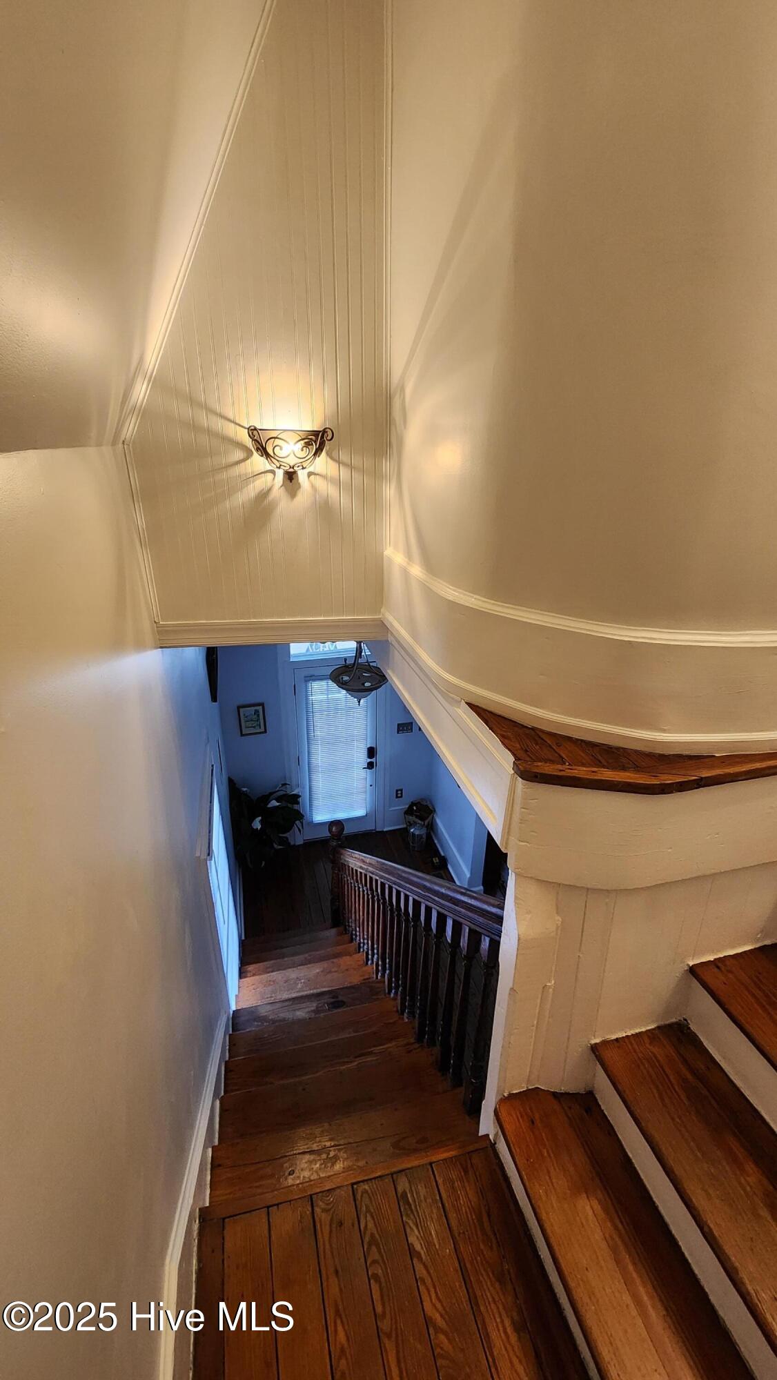 100543884 | Photo 25