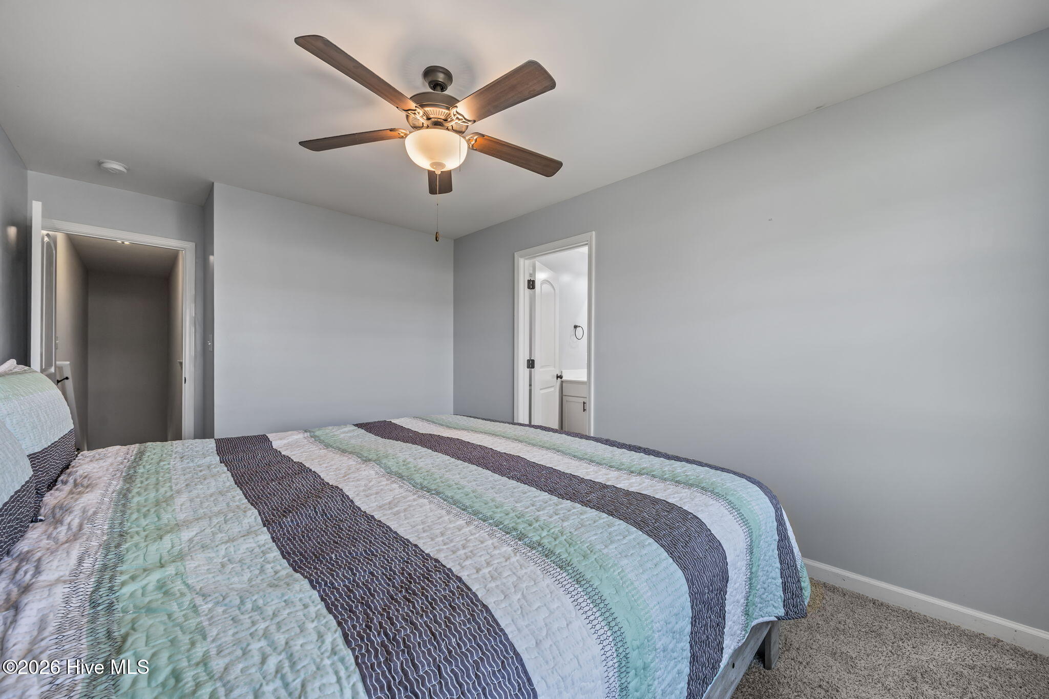 100566245 | Photo 15