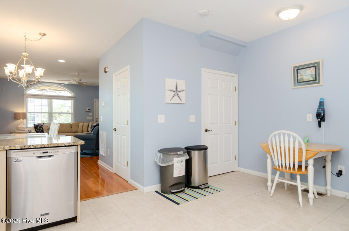 100534014 | Photo 16