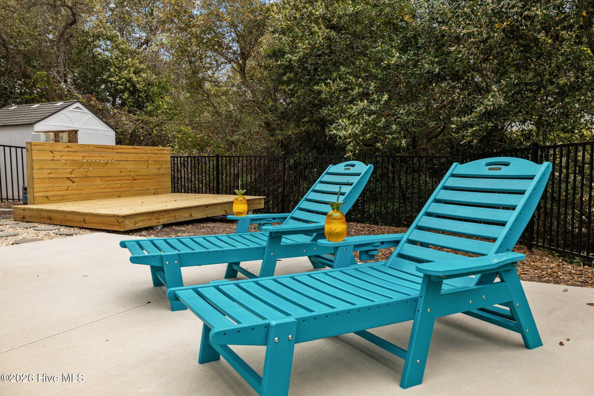 100565802 | Photo 43