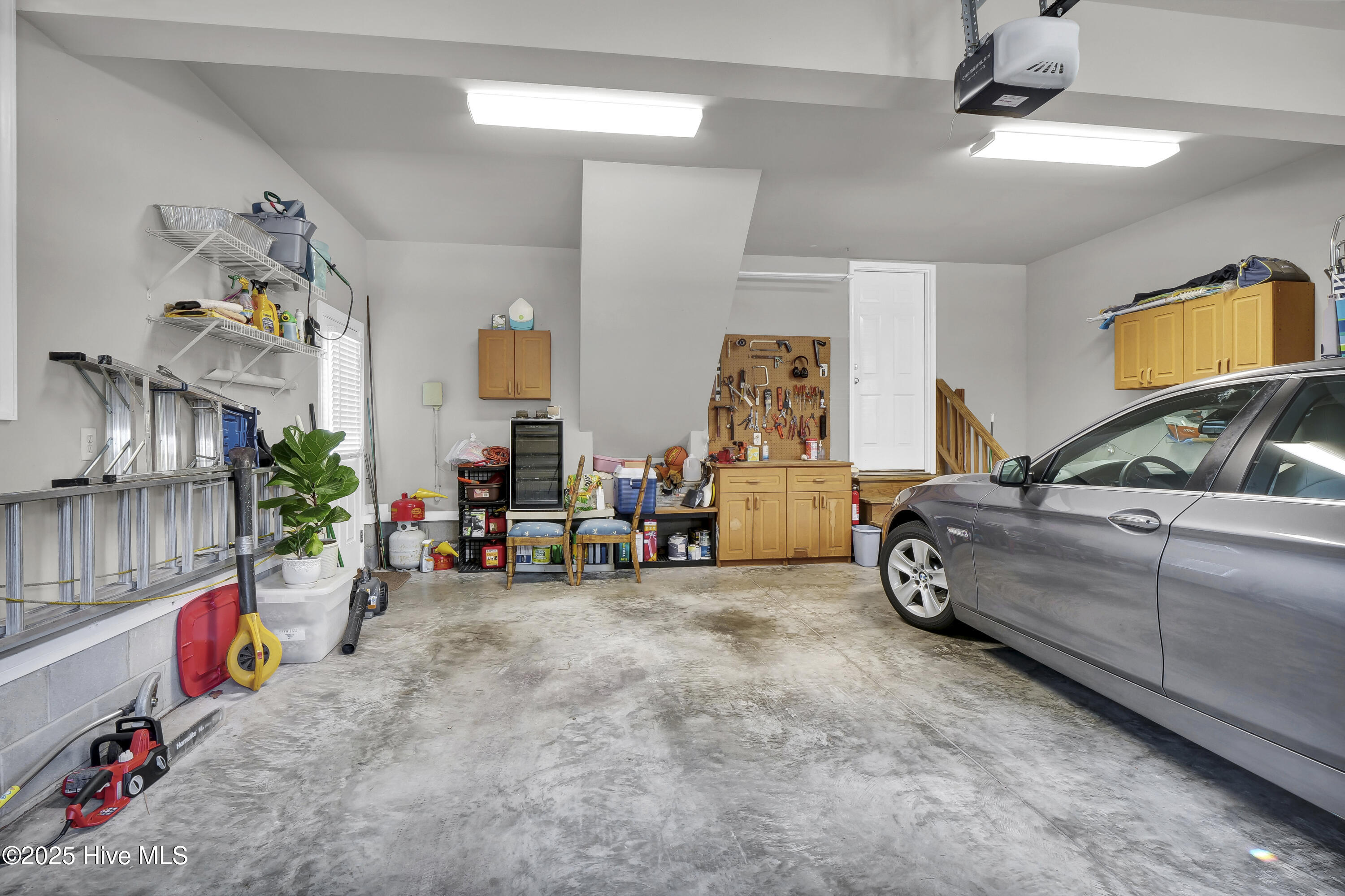 100533946 | Photo 42