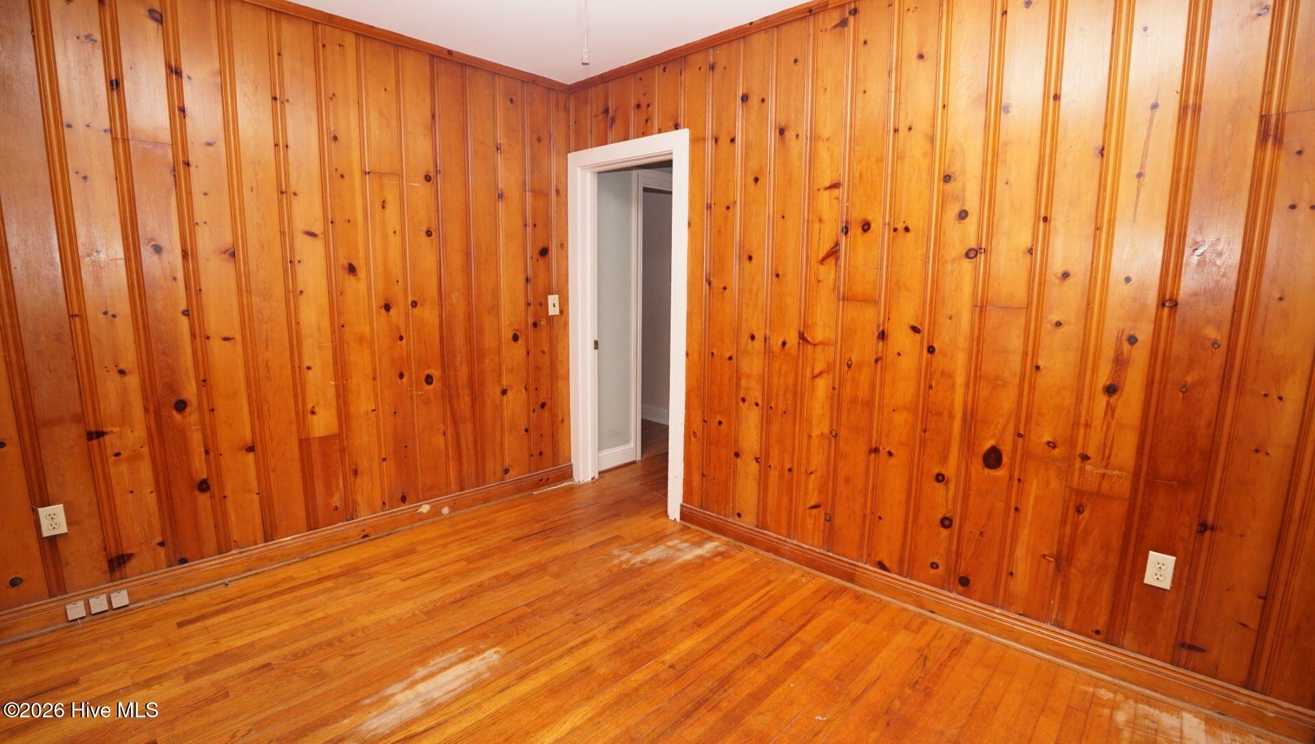 100547653 | Photo 31