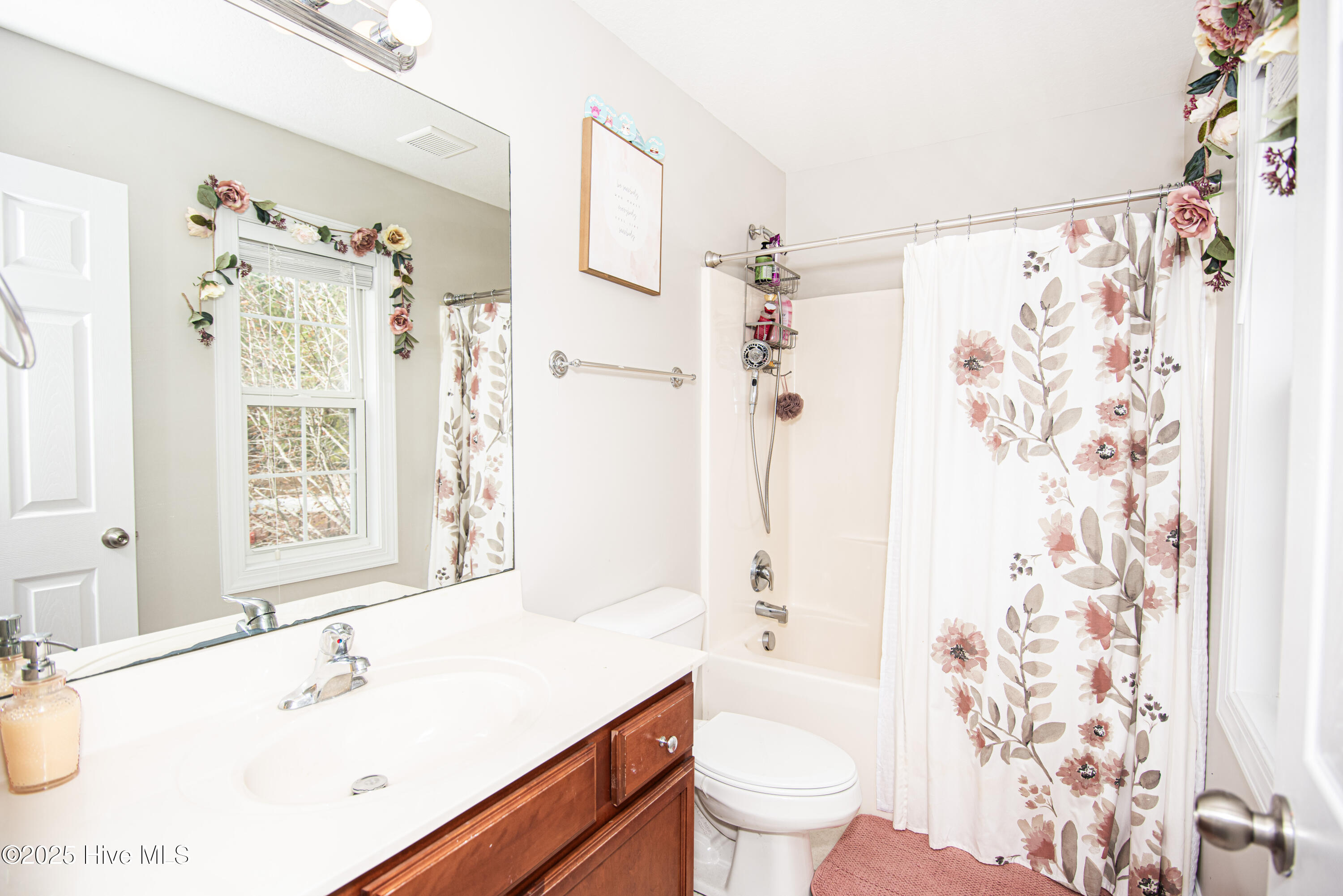 100544525 | Photo 21