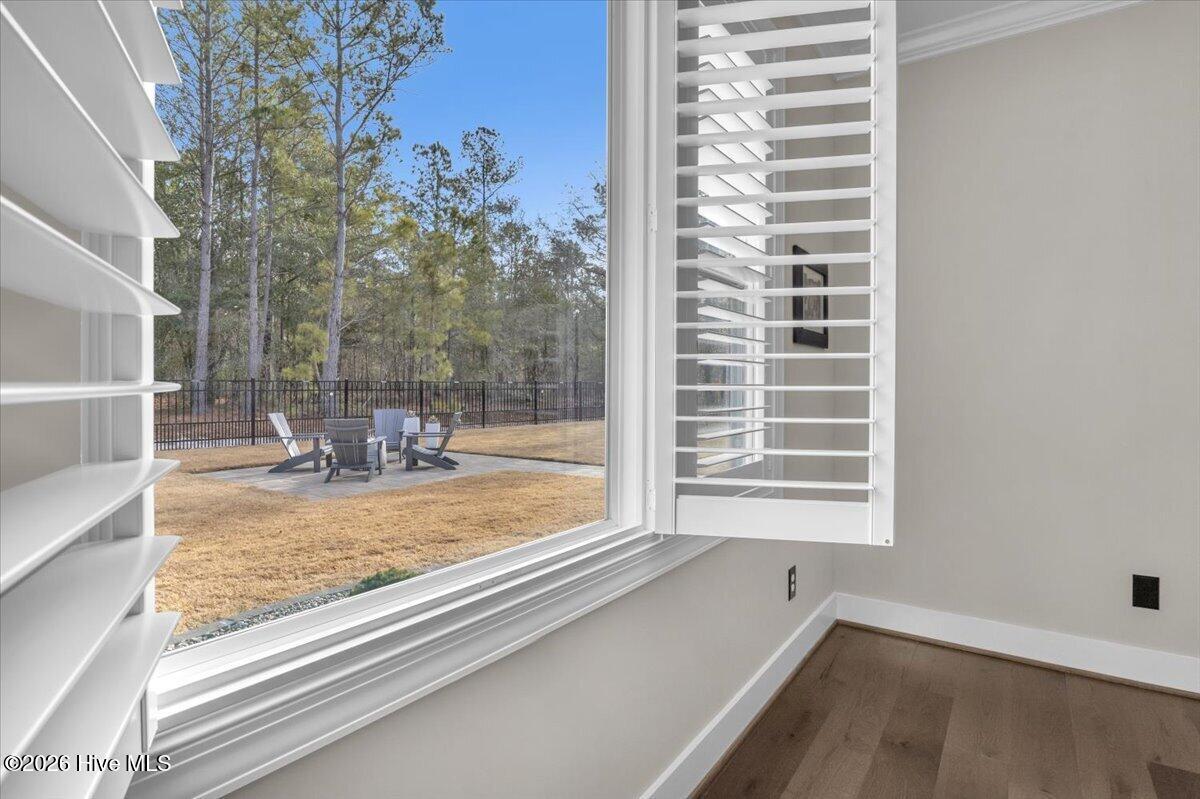 100552703 | Photo 25