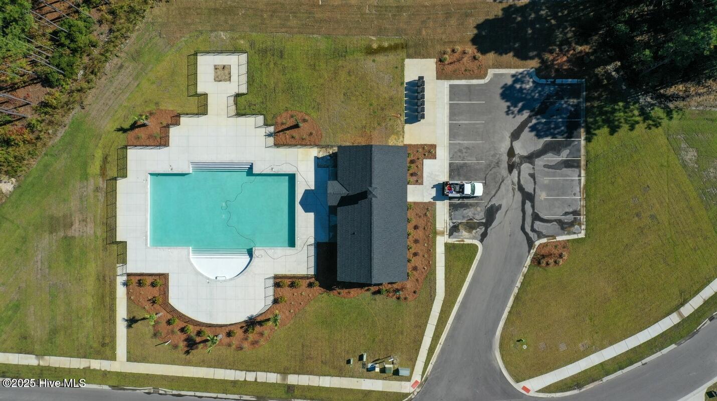 100562485 | Photo 26