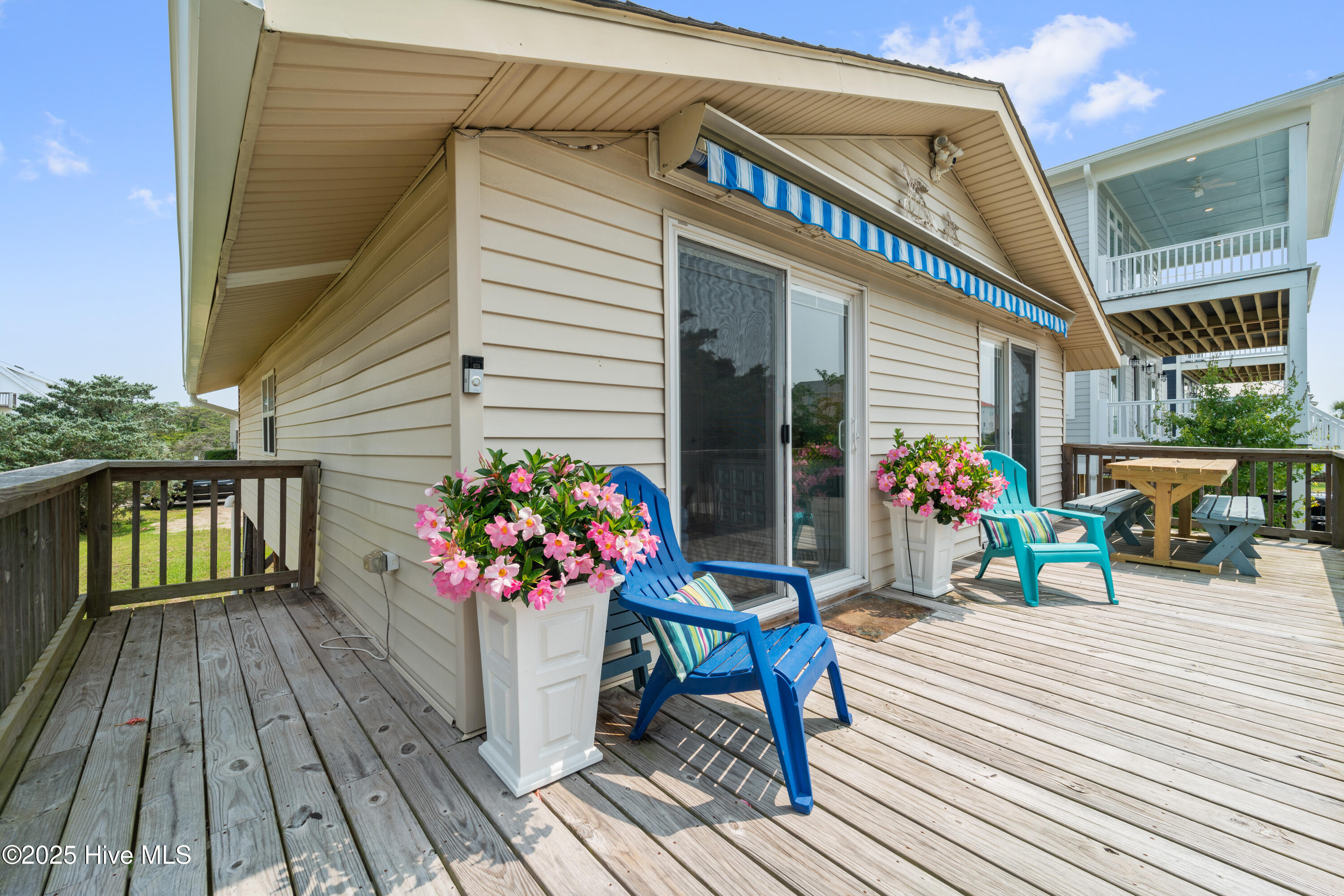 100548347 | Photo 28