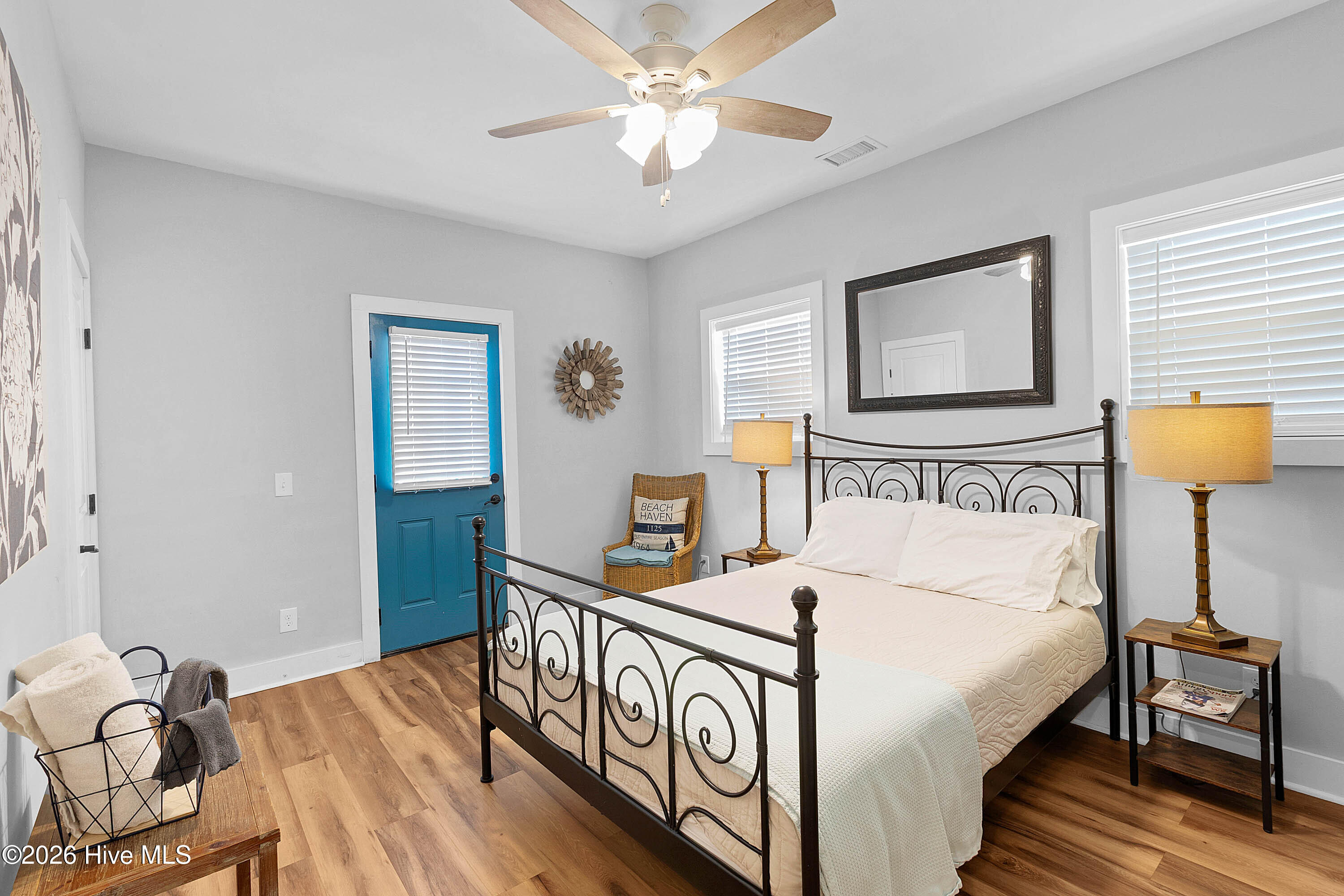 100550780 | Photo 27