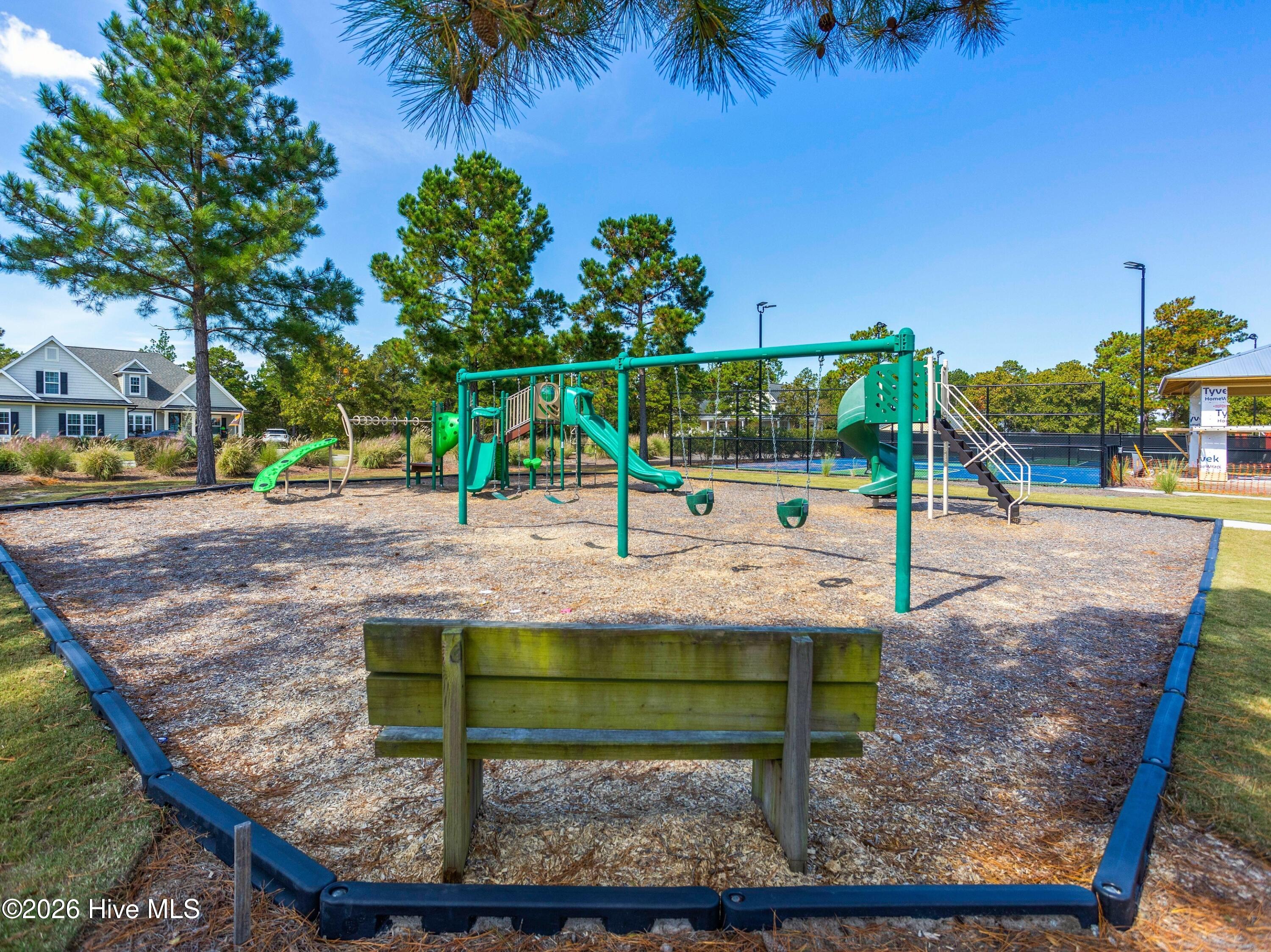 100549820 | Photo 54