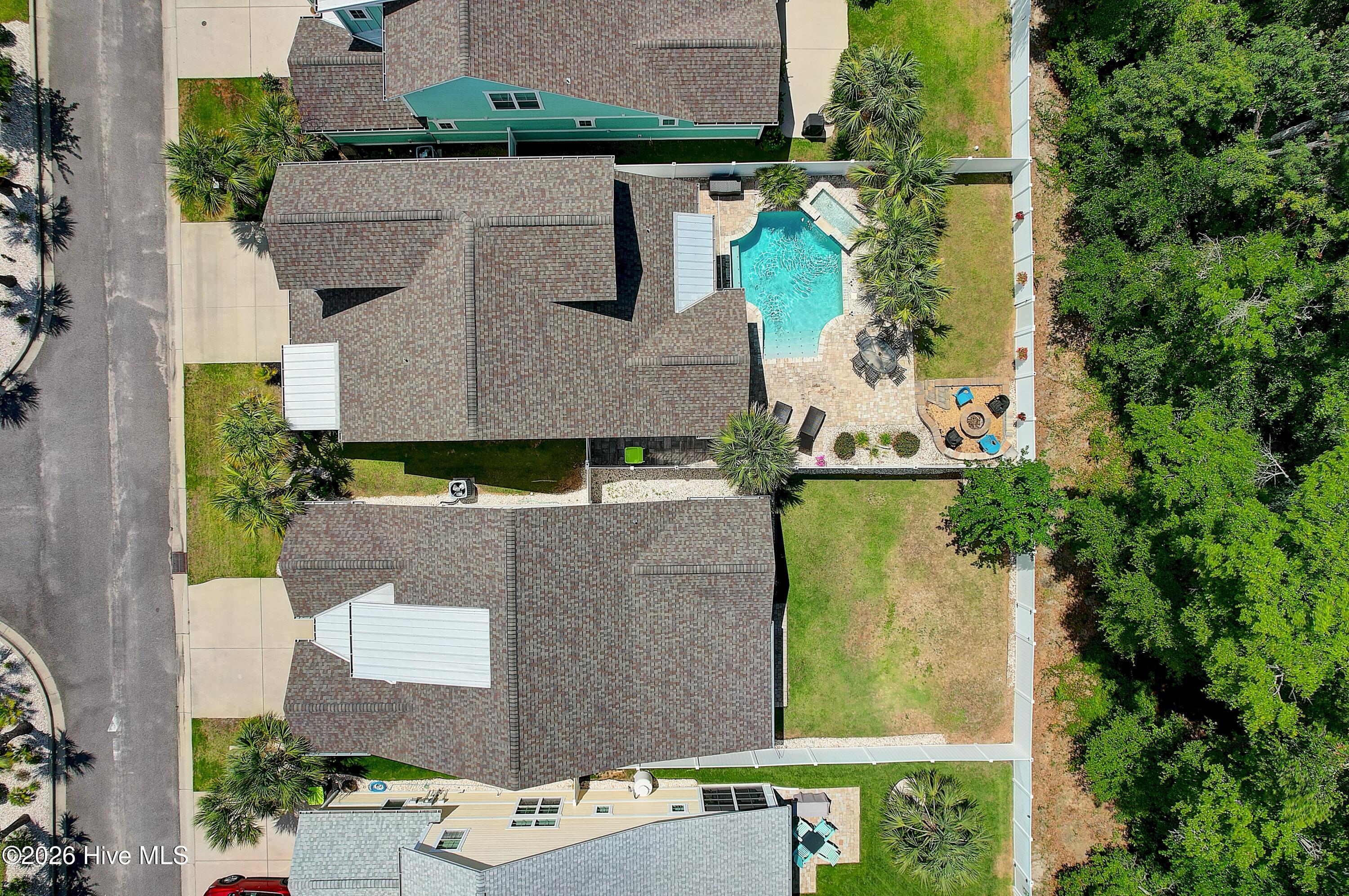 100561295 | Photo 48