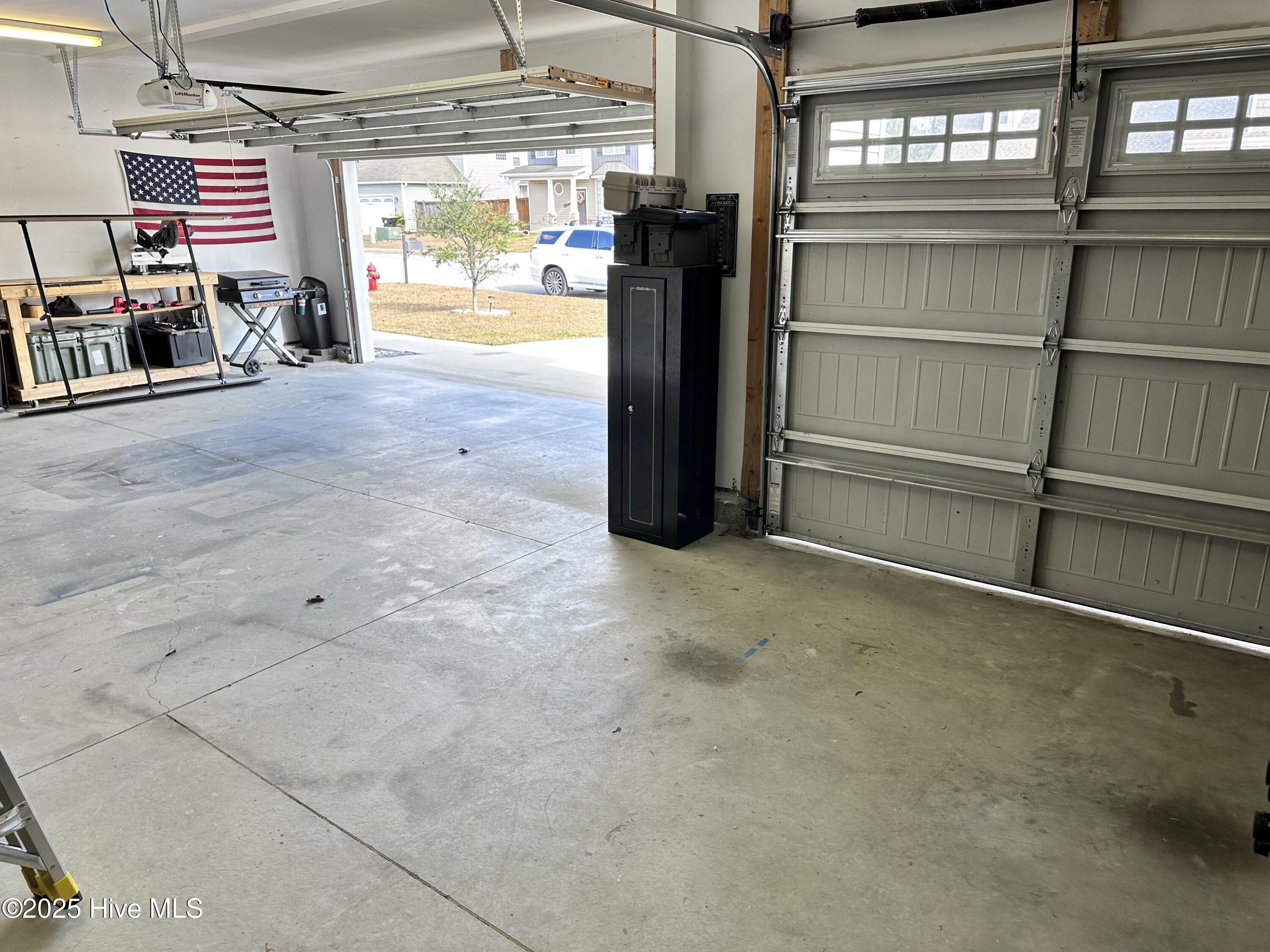 100545917 | Photo 37