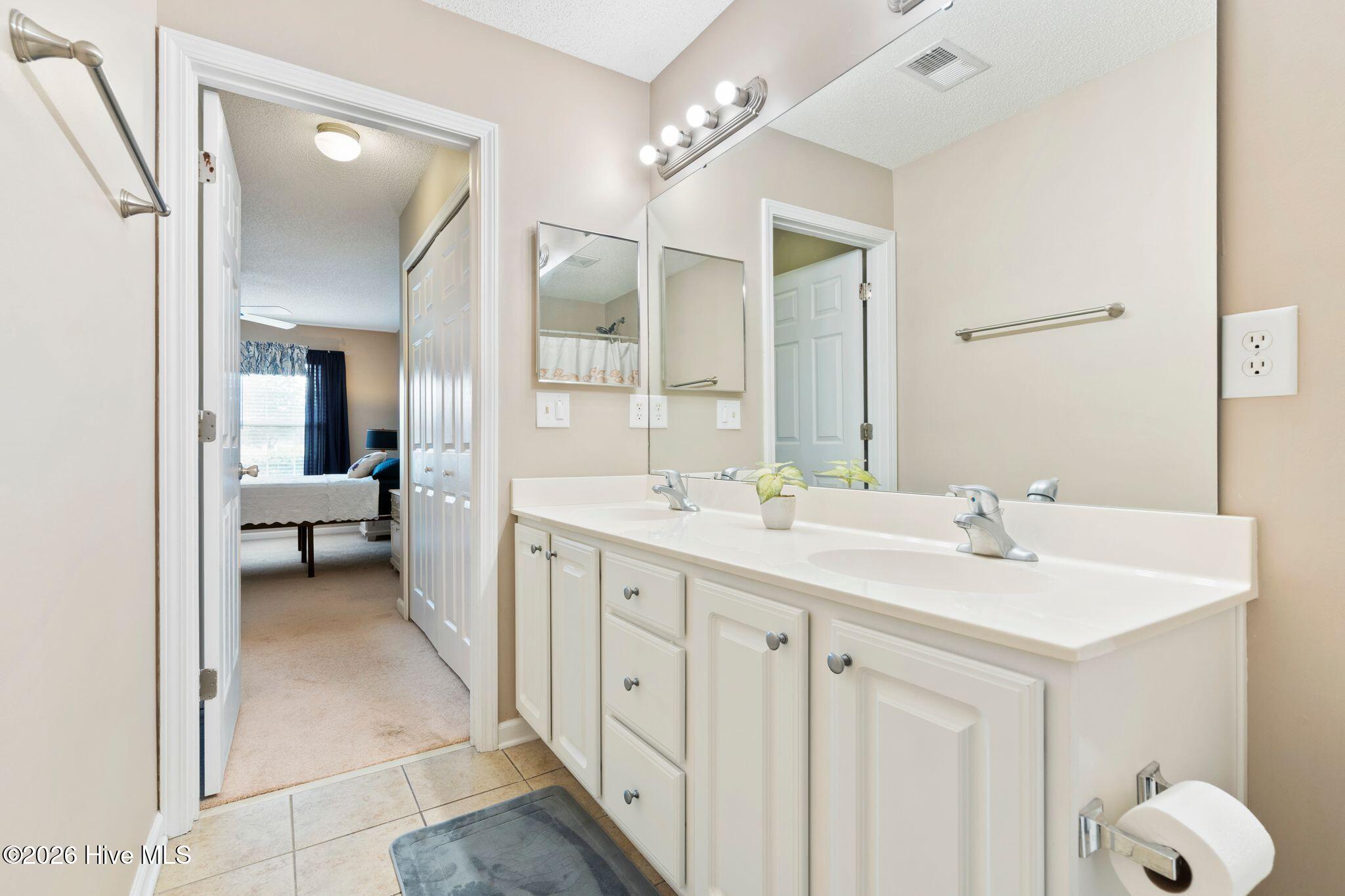 100551615 | Photo 24